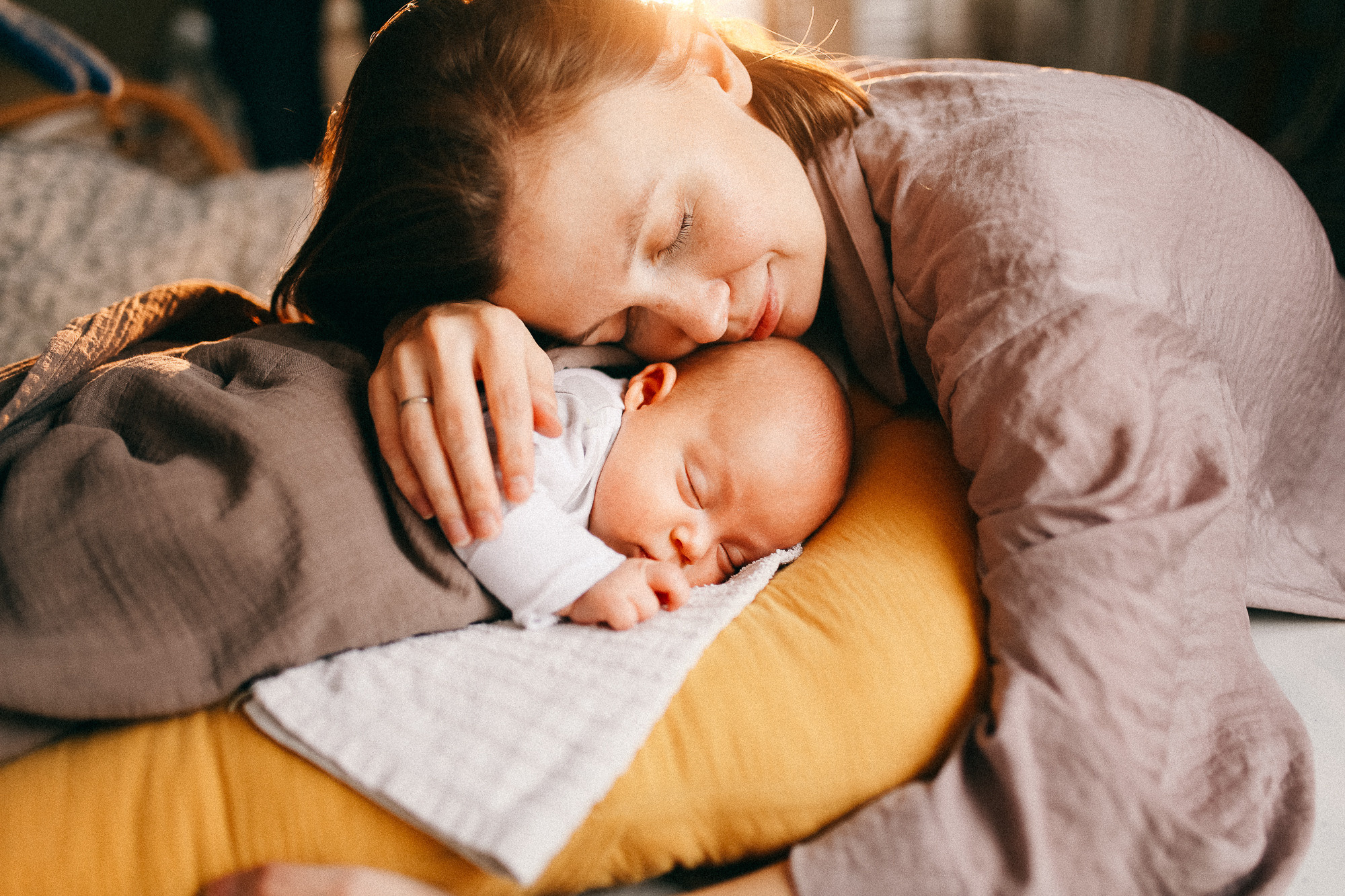 На ладонях. Соня Черных (sophieblack)