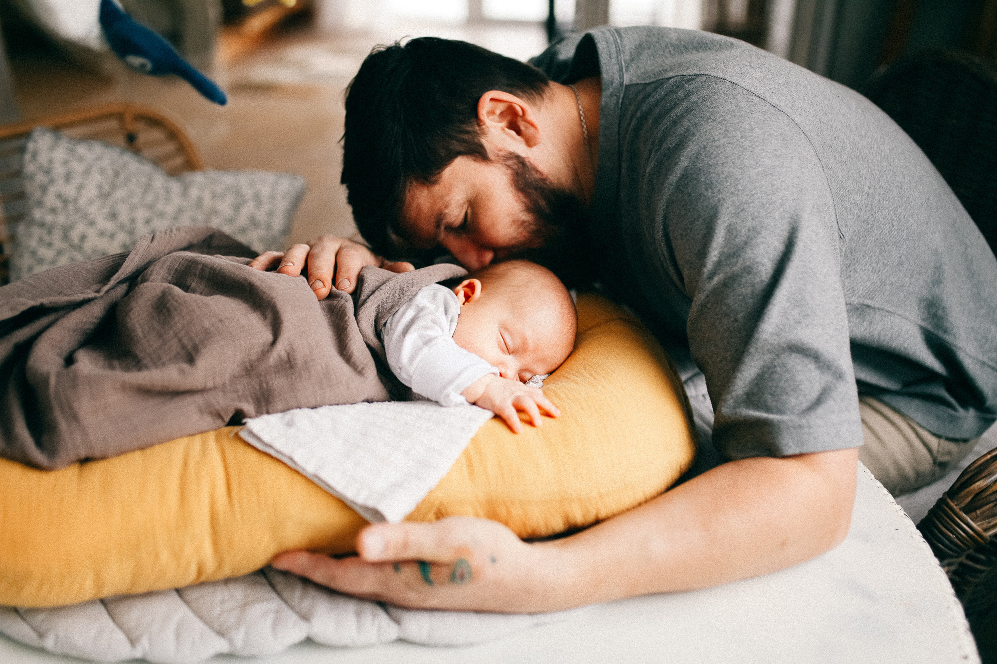 На ладонях. Соня Черных (sophieblack)