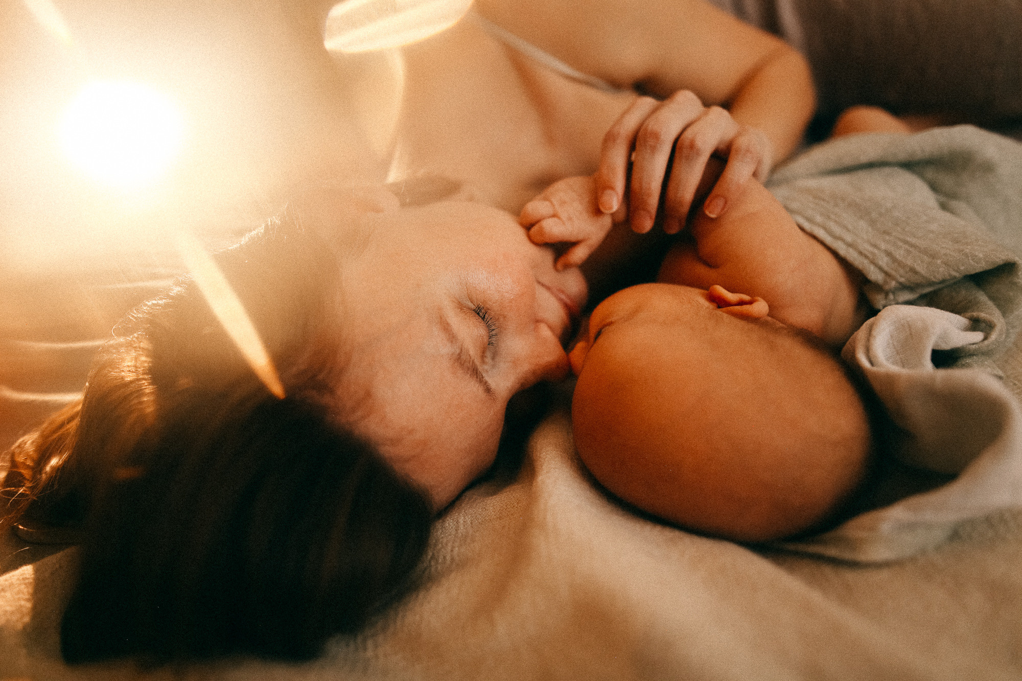 На ладонях. Соня Черных (sophieblack)