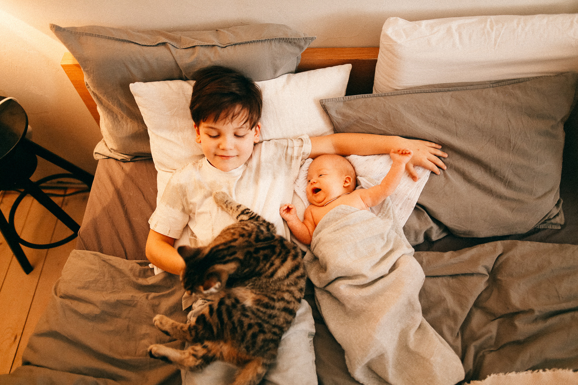 На ладонях. Соня Черных (sophieblack)