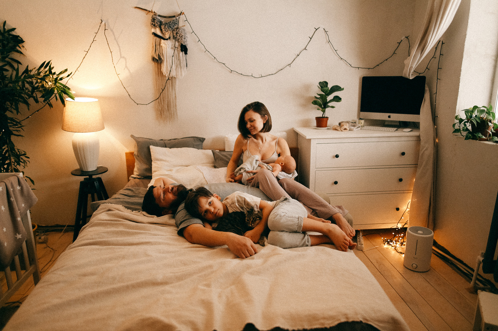 На ладонях. Соня Черных (sophieblack)