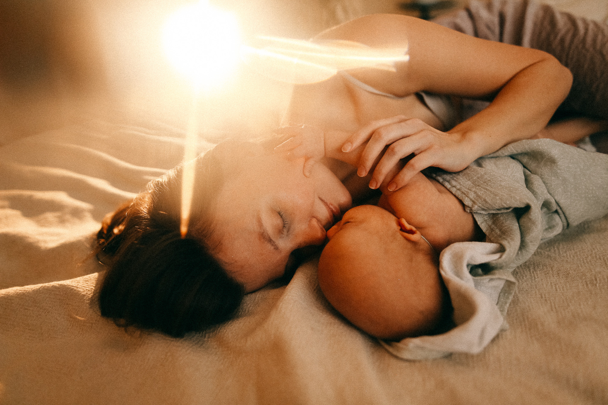 На ладонях. Соня Черных (sophieblack)