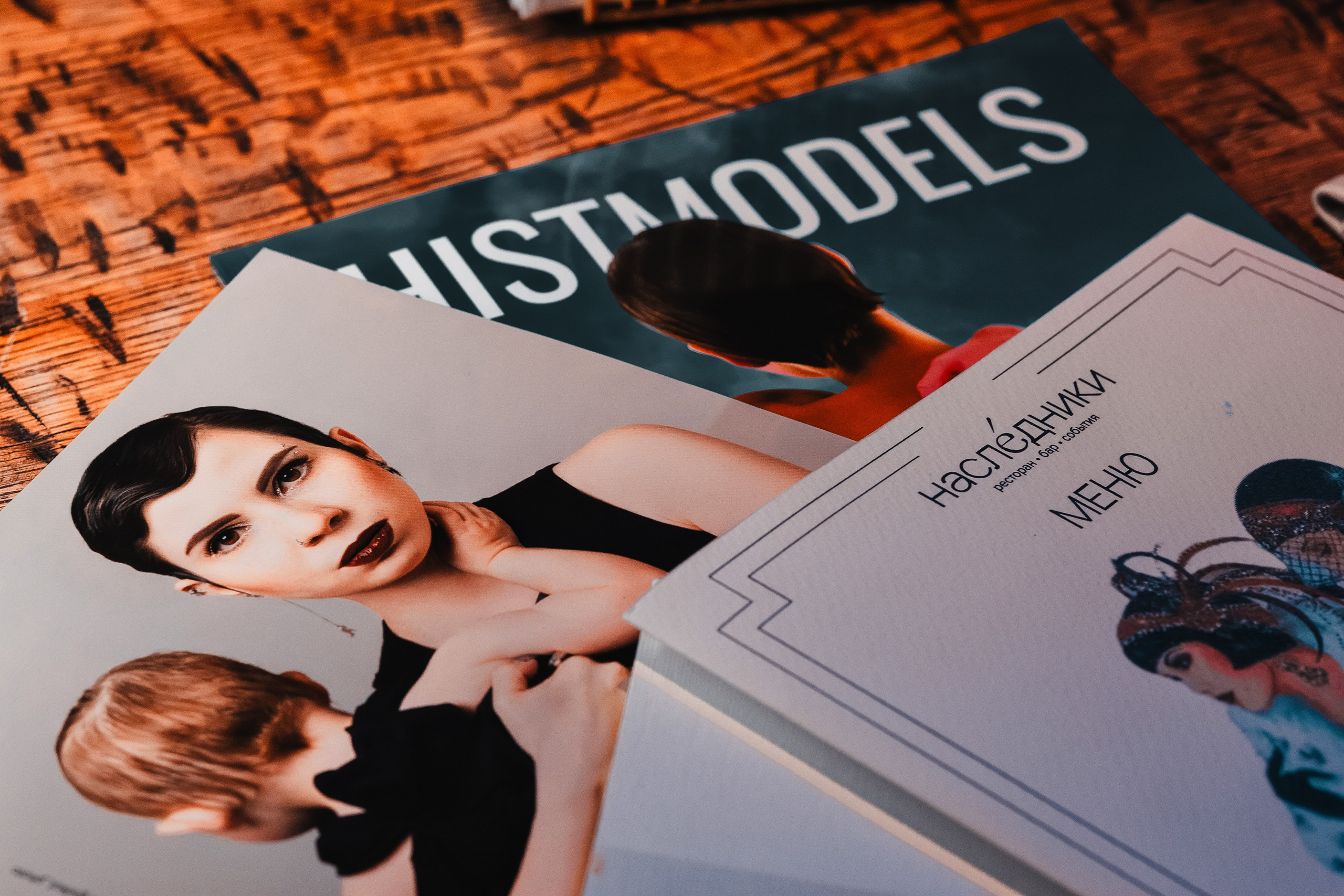 Фотосъемка презентаций модных журналов в Санкт-Петербурге | Рекламные кадры для медиа