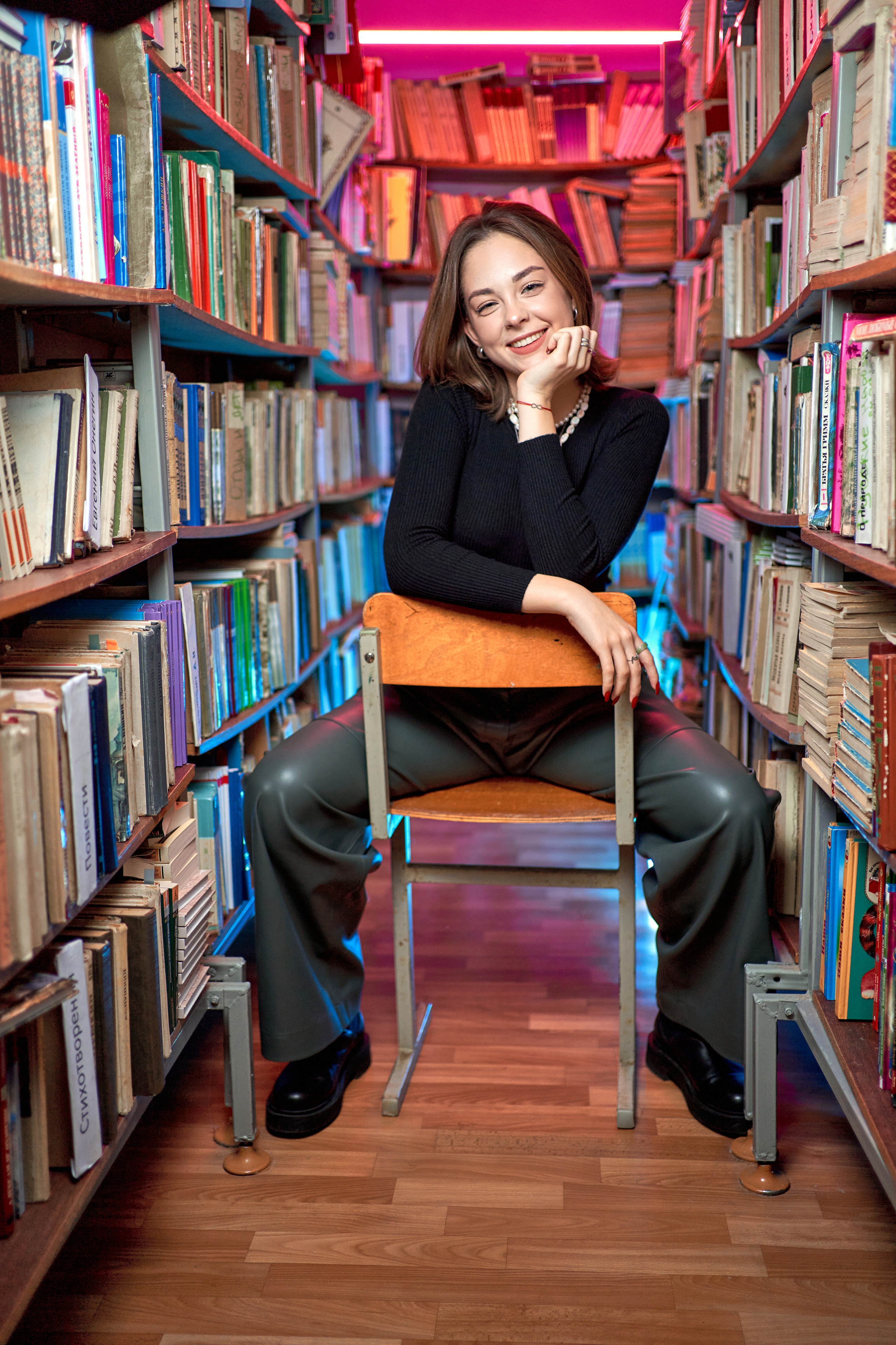 Ксения. Неон. Портретный и свадебный фотограф в Крыму Аввакумов Максим