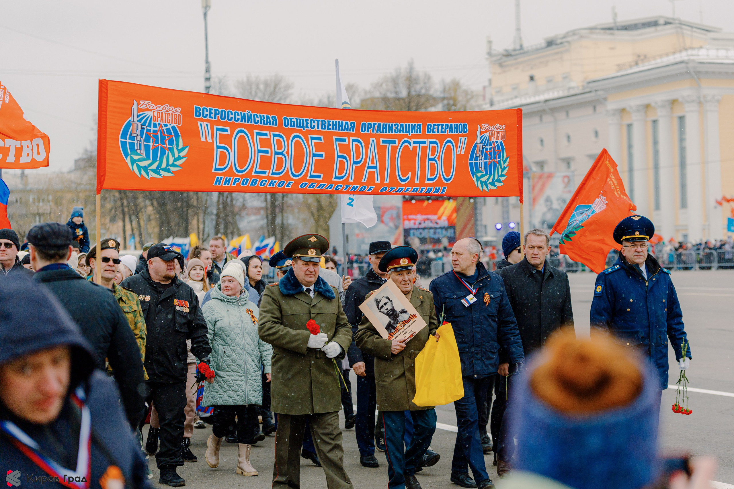 Парад победы 9 мая. Свадебный и репортажный фотограф Киров | Вадим Карпук