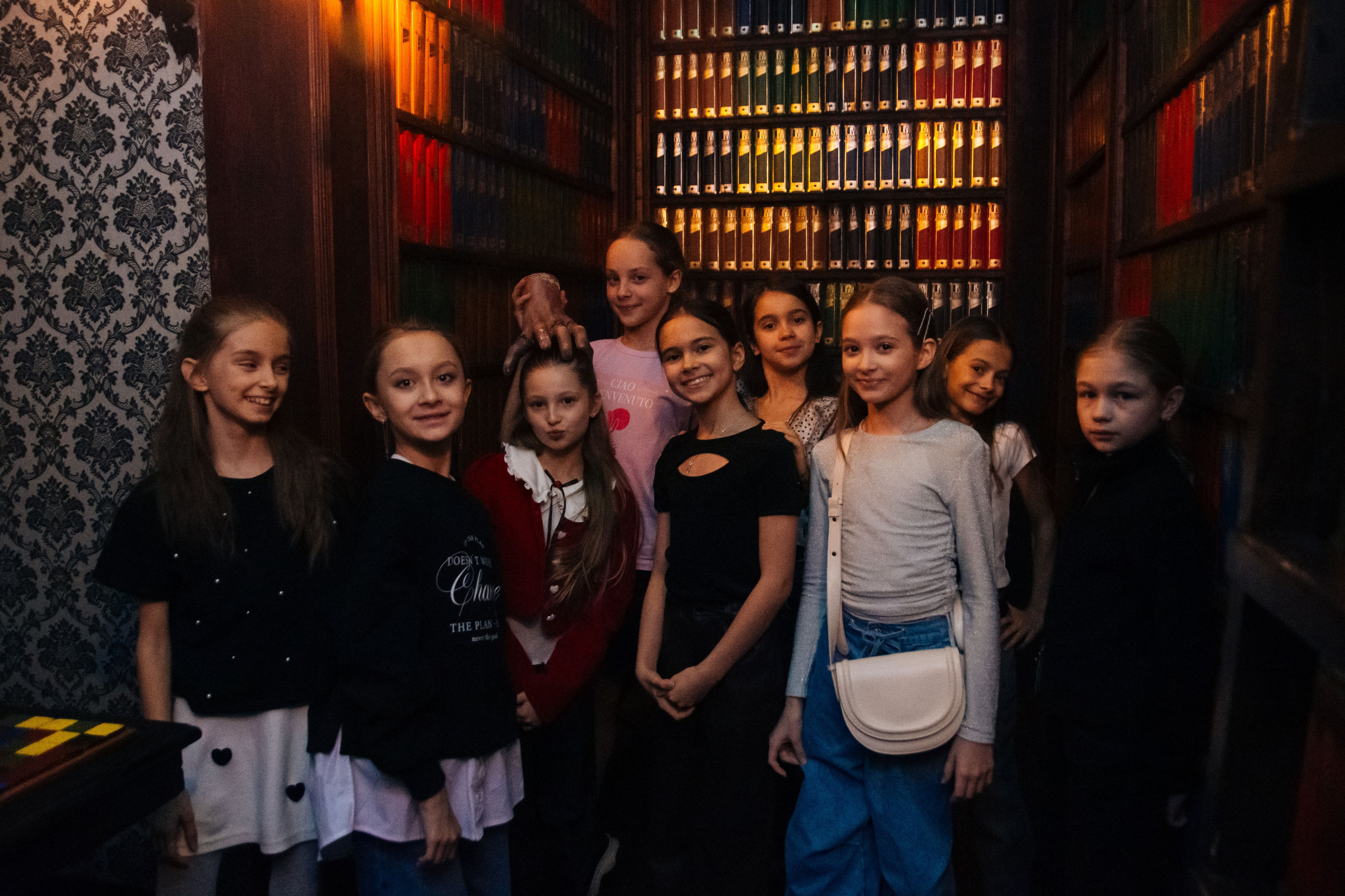 Квест и день рождения в Нелогике. Фотограф в Москве. Индивидуальные и парные съёмки, мероприятия, промо-съёмки для артистов