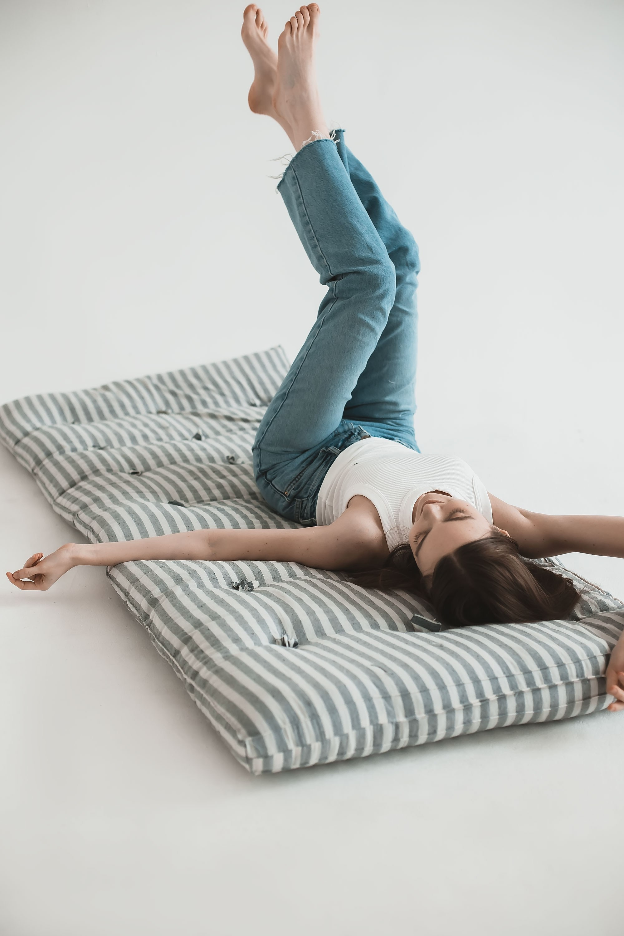 Минималистическая съёмка на матрасе. Семейный, индивидуальный фотограф в Москве Ангели Марина