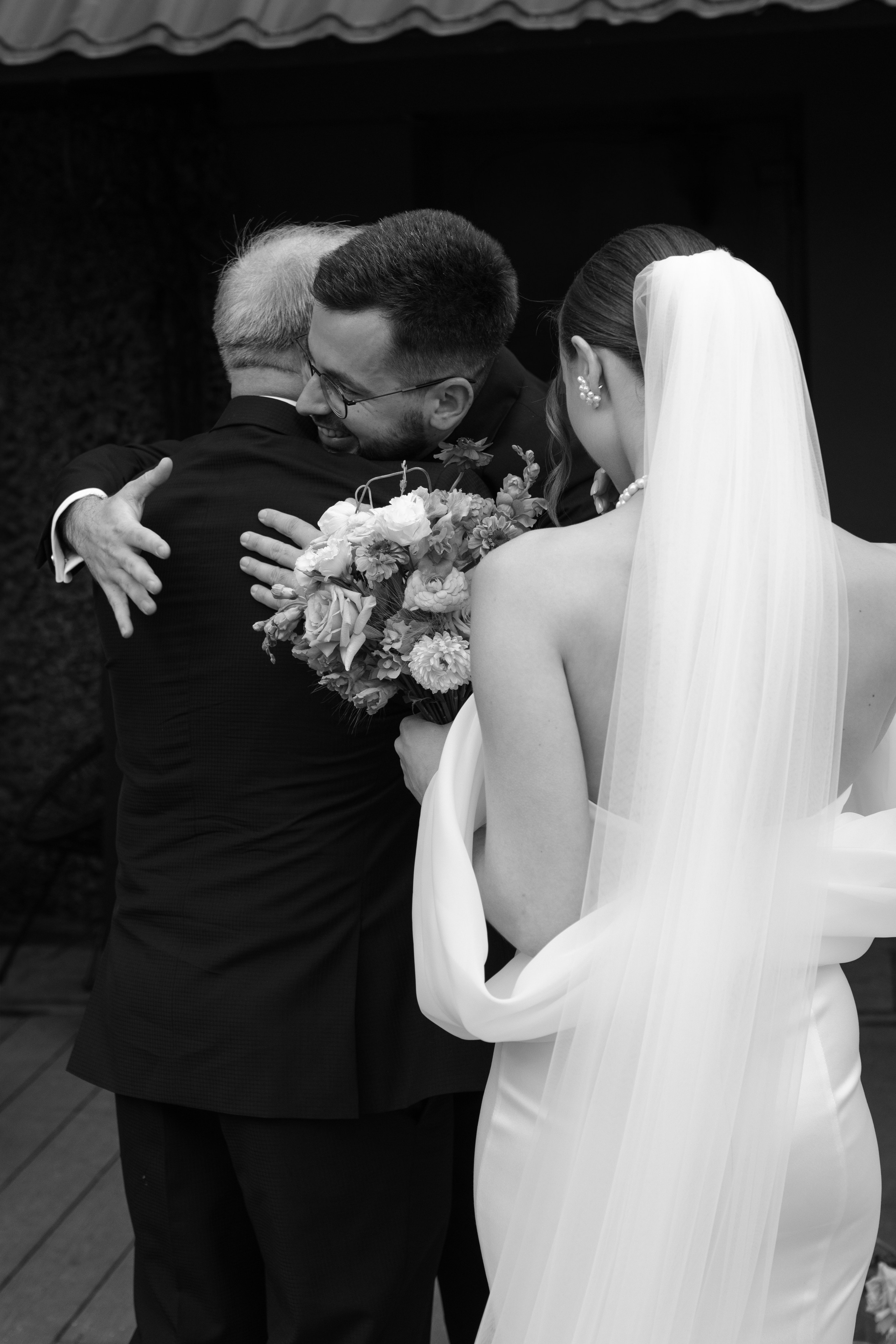 «комфорлабельно и эстетично». Свадебный фотограф Наташа Брифли