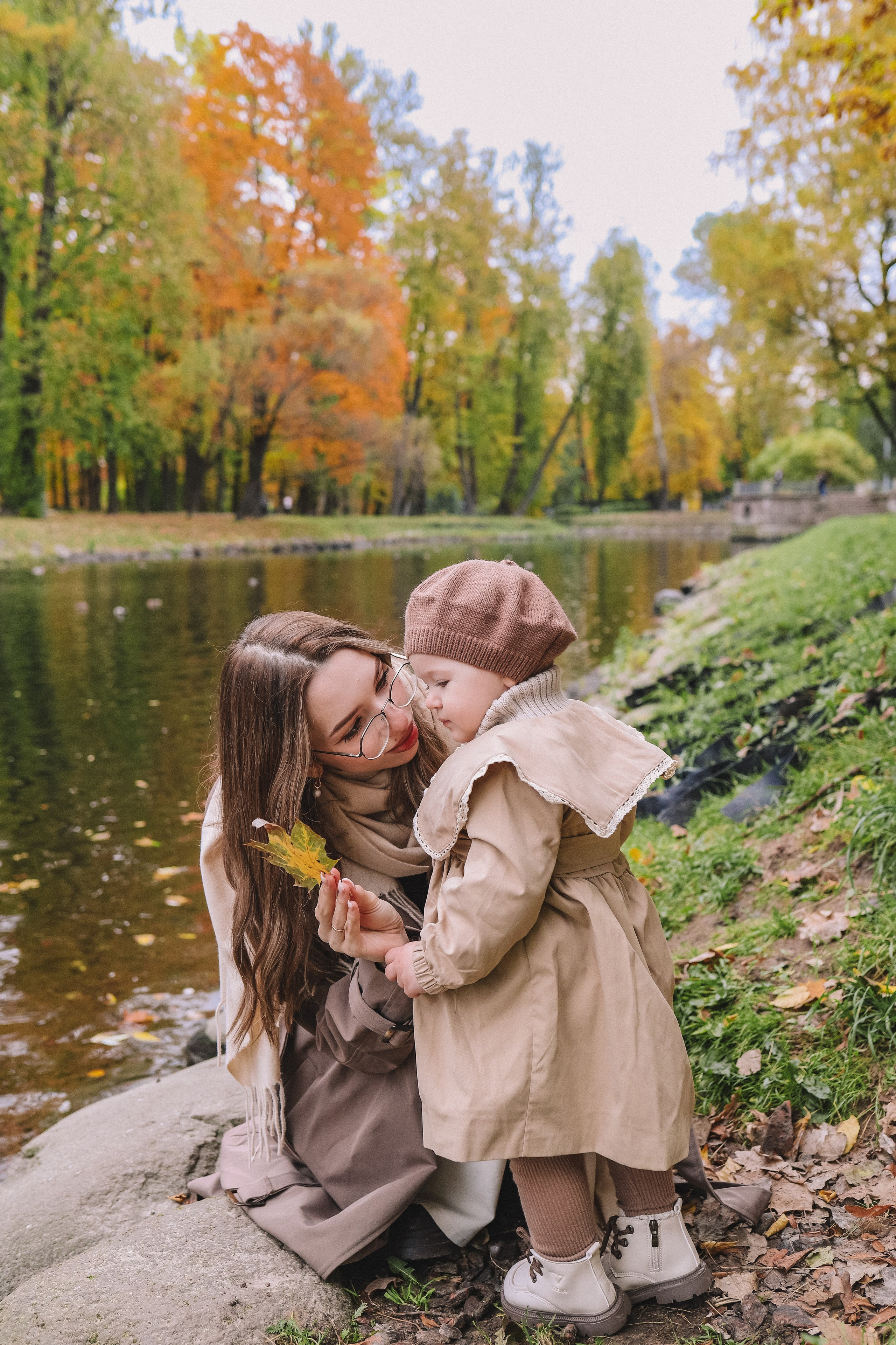Мамы с дочками в осеннем парке. Фотограф Олеся Беляева | Санкт-Петербург и Ленобласть