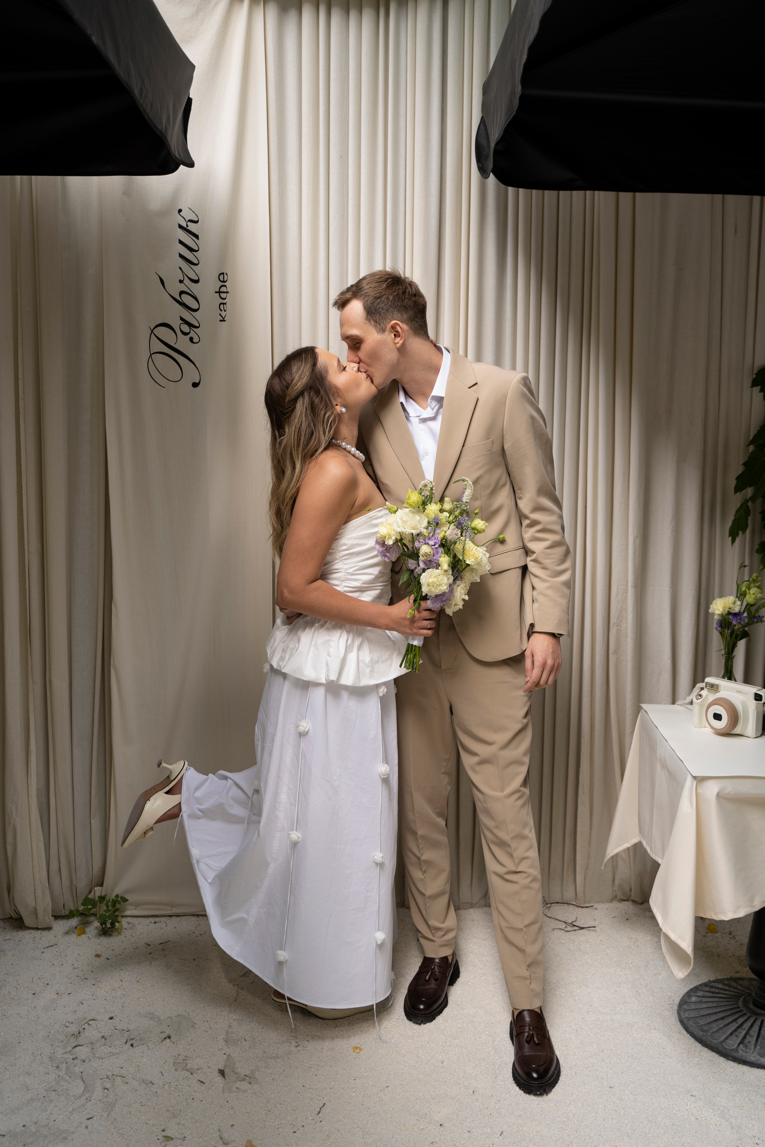 Елена и Владимир. Камерная свадьба в кафе «Рябчик»