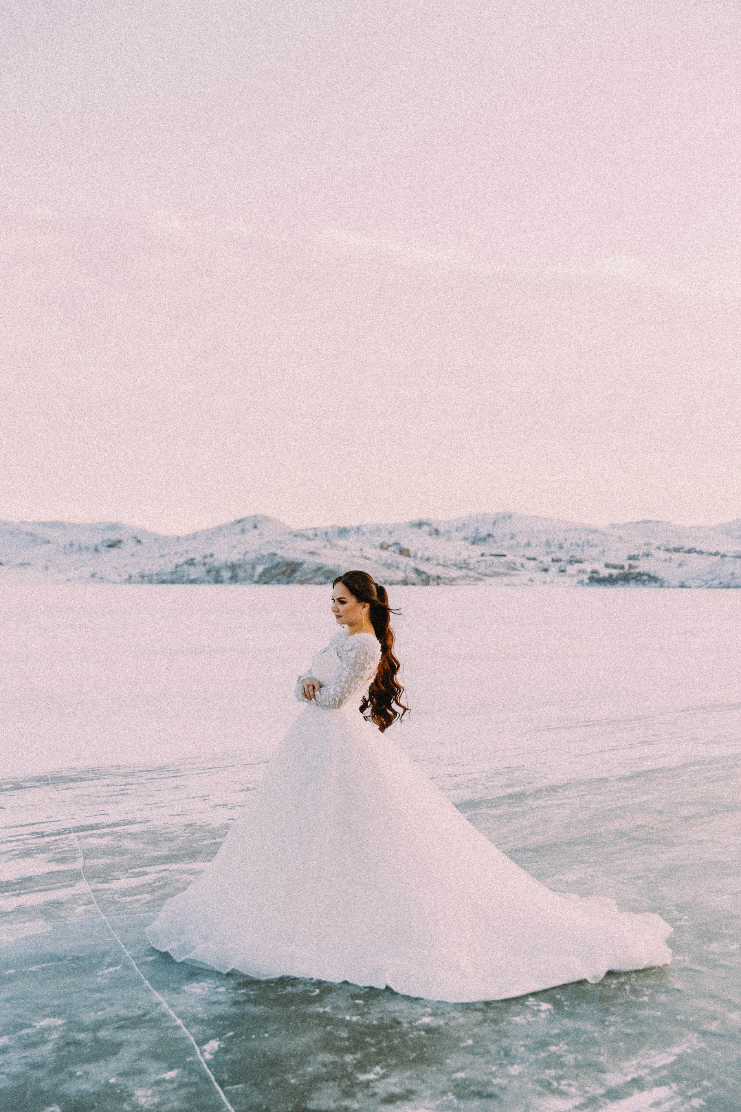 Свадебная зимняя съемка на Байкале. Главная