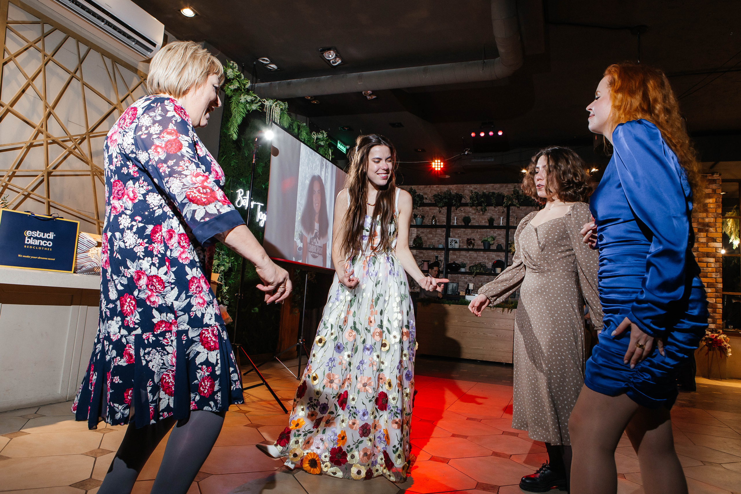 MARIA & NIKITA Банкет. Фотограф Абакумова Анастасия