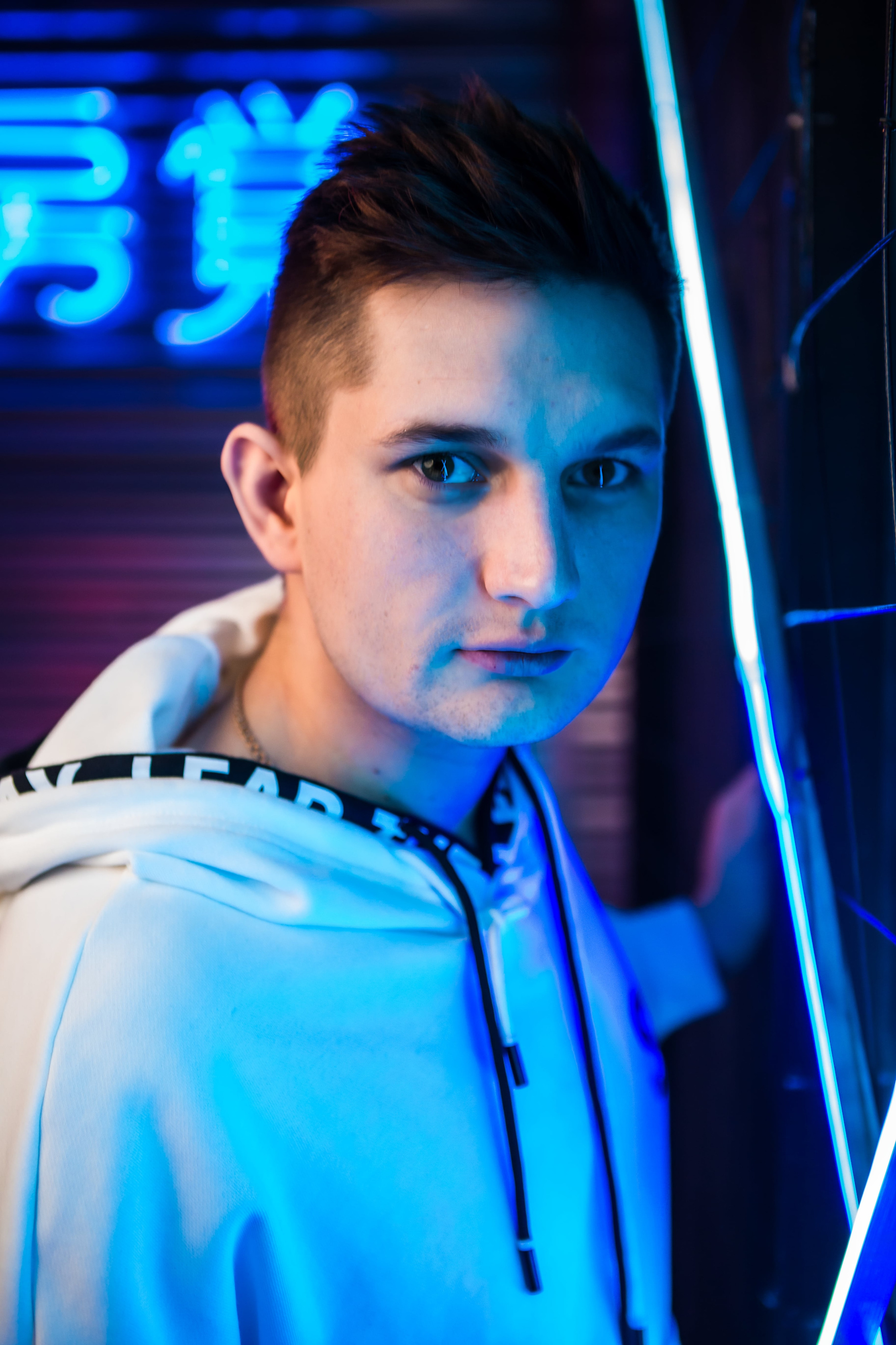 VLAD LIS | SINGER NEON. Фотограф Абакумова Анастасия