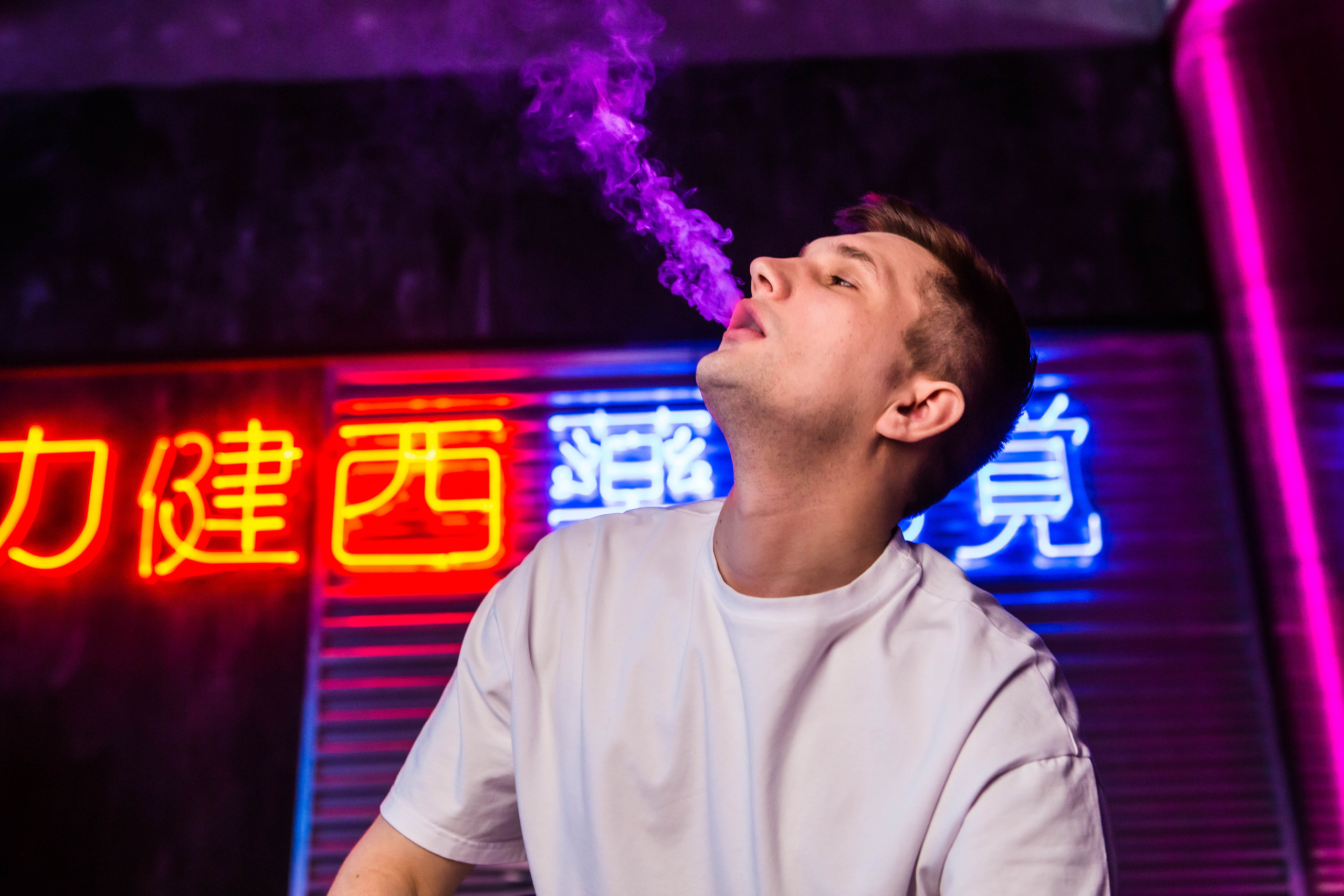 VLAD LIS | SINGER NEON. Фотограф Абакумова Анастасия