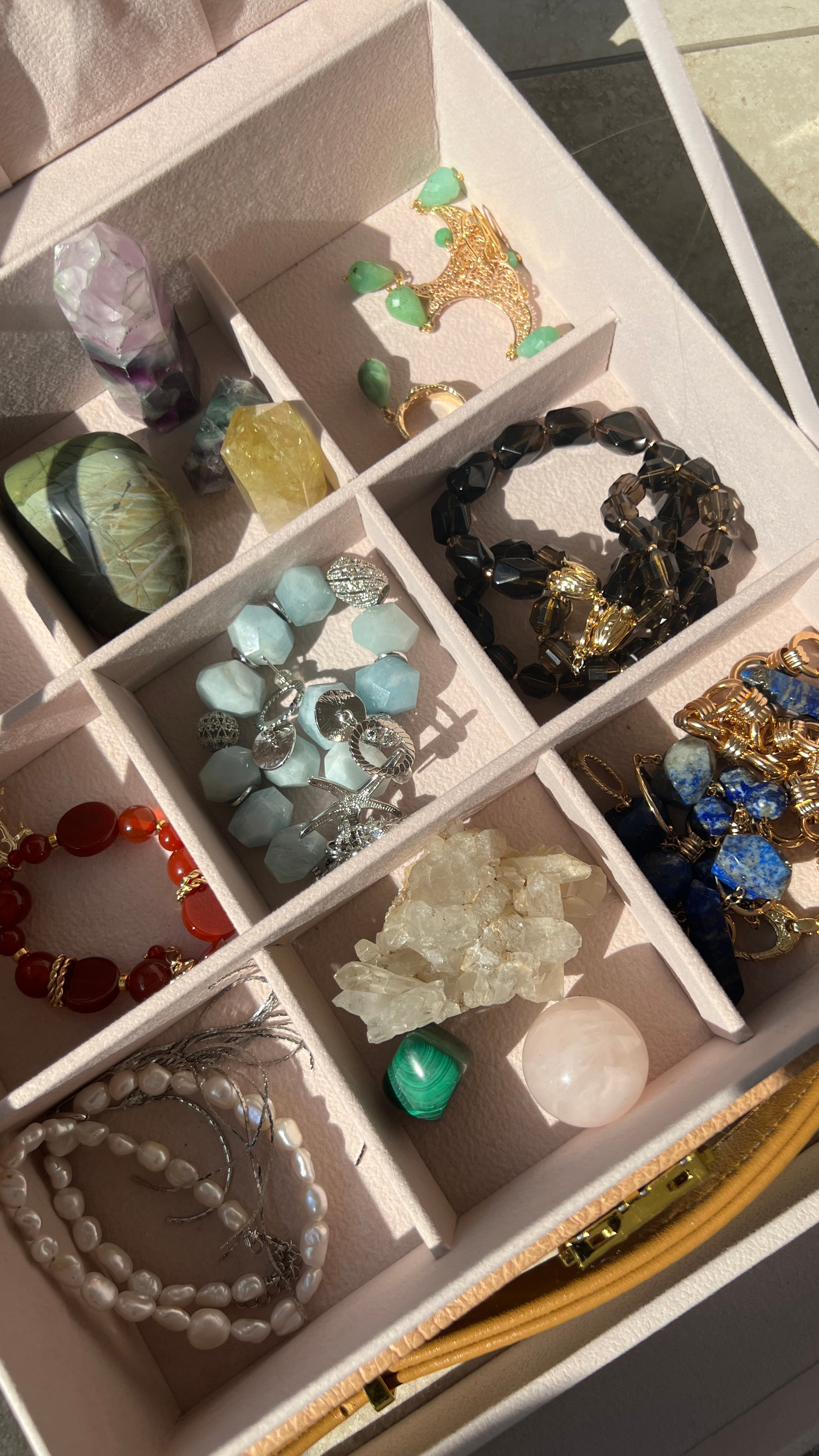 Контент | свечи, украшения. Фотограф Абакумова Анастасия