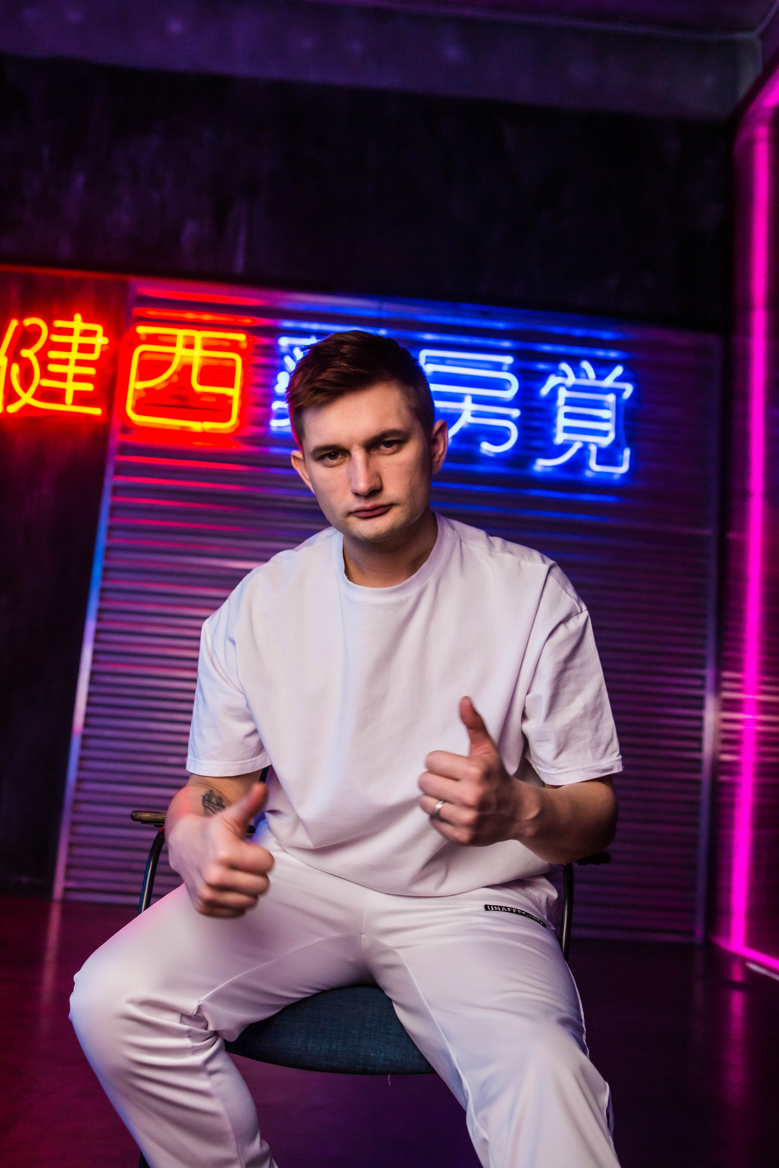 VLAD LIS | SINGER NEON. Фотограф Абакумова Анастасия