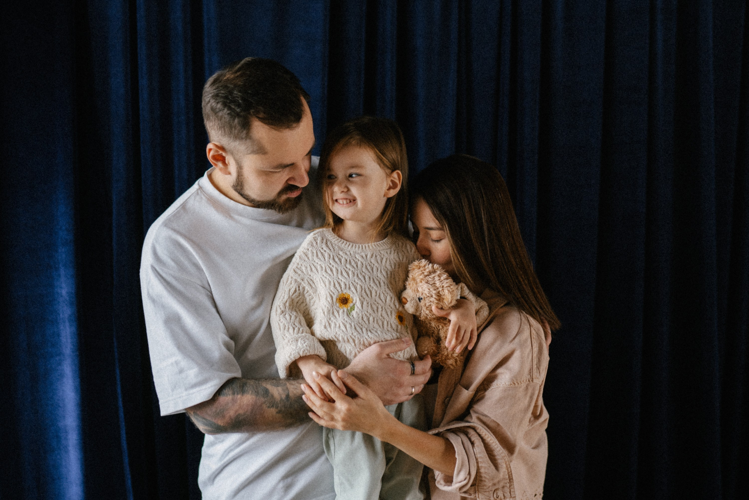 Семья: Лёша, Крис и Соня. Катя Сагалаева. Свадебный фотограф Новосибирск