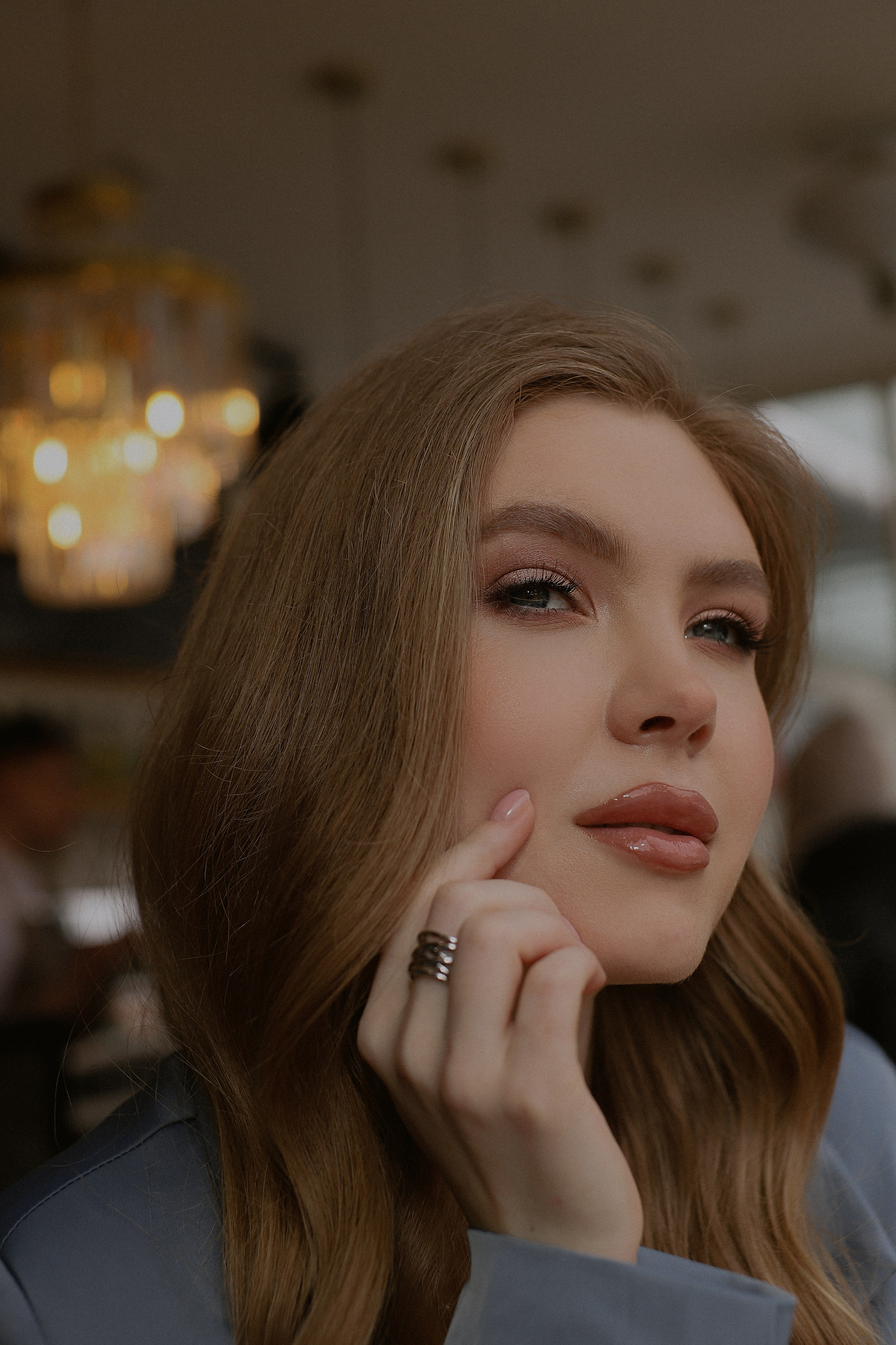 Елизавета, съемка в кофейне