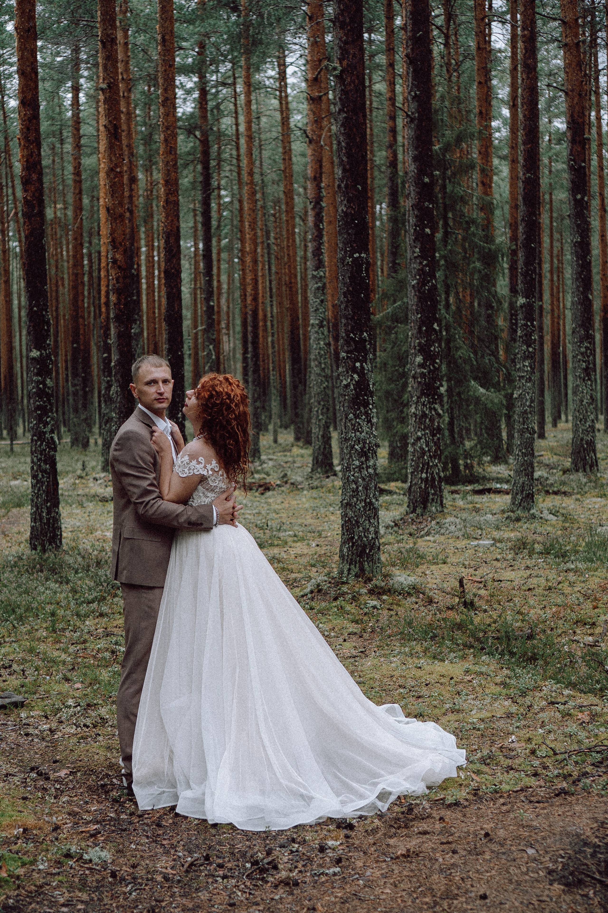 СВАДЕБНАЯ ФОТОСЕССИИЯ ПАРЫ В ГОРОДЕ ПРИОЗЕРСК В СОСНОВОМ ЛЕСУ И С ПИКАПОМ. Профессиональный фотограф, Санкт-Петербург — Виктория Богомолова