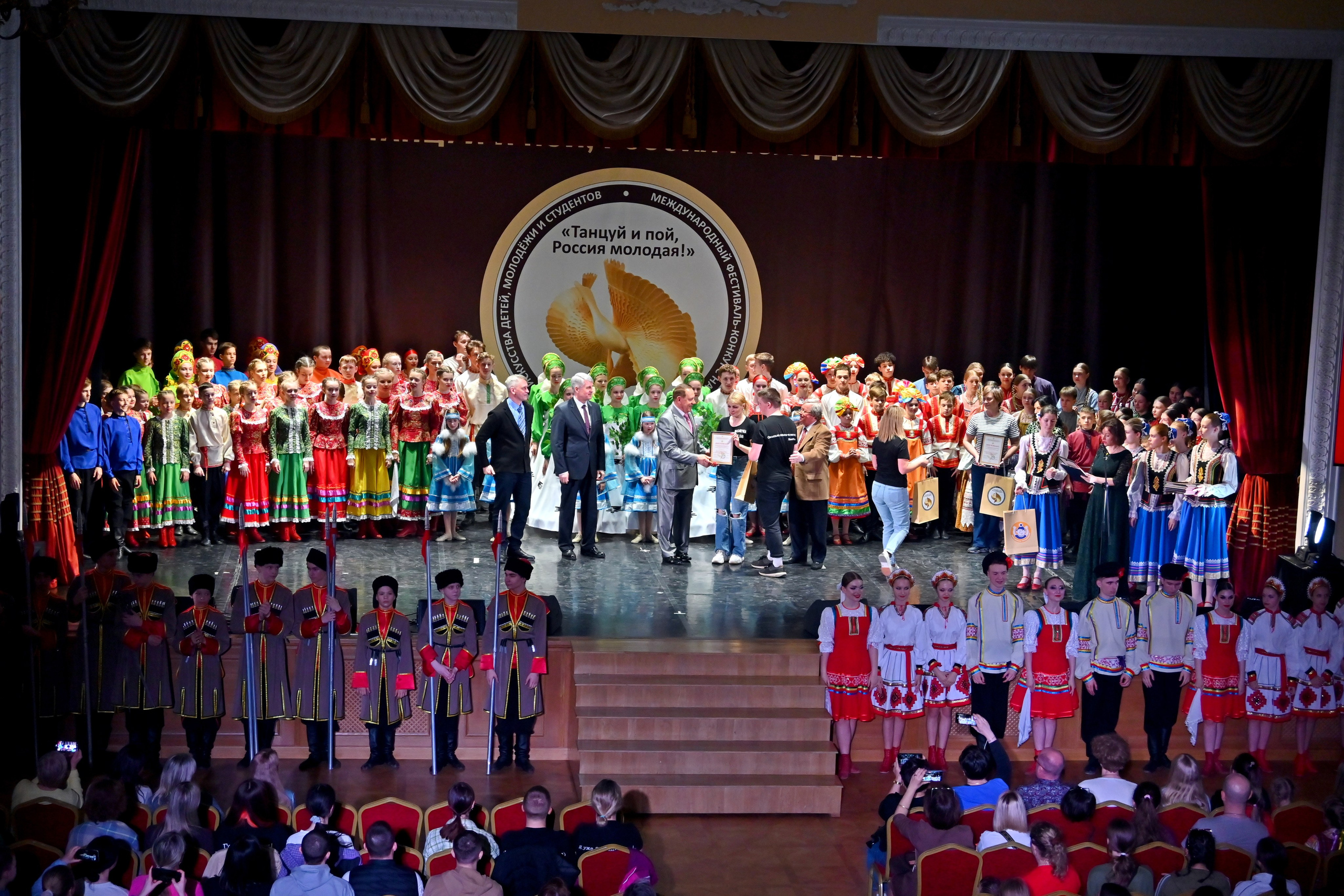 Гала-концерт. Танцуй и пой, Россия Молодая! 22.04.2024. Профессиональный фотограф в Москве Алёна Котова