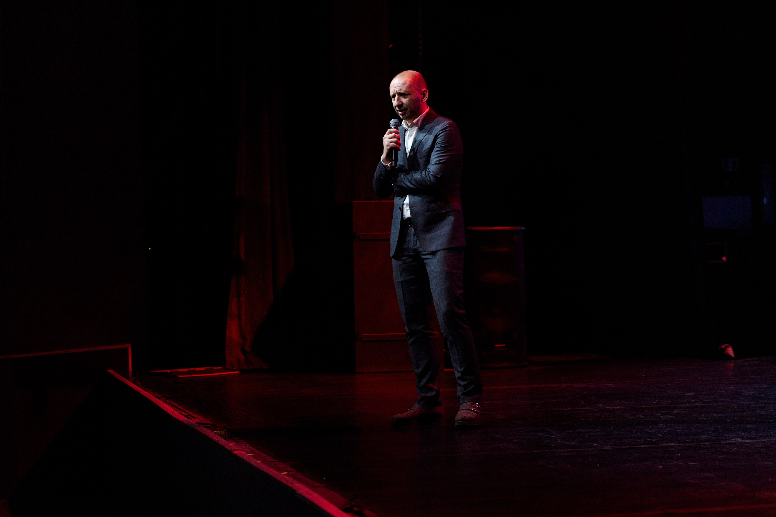 РЕПОРТАЖ: НОВЫЙ ГОД В ДК МЕТАЛЛУРГ. Профессиональный фотограф в Ижевске Леша Петров