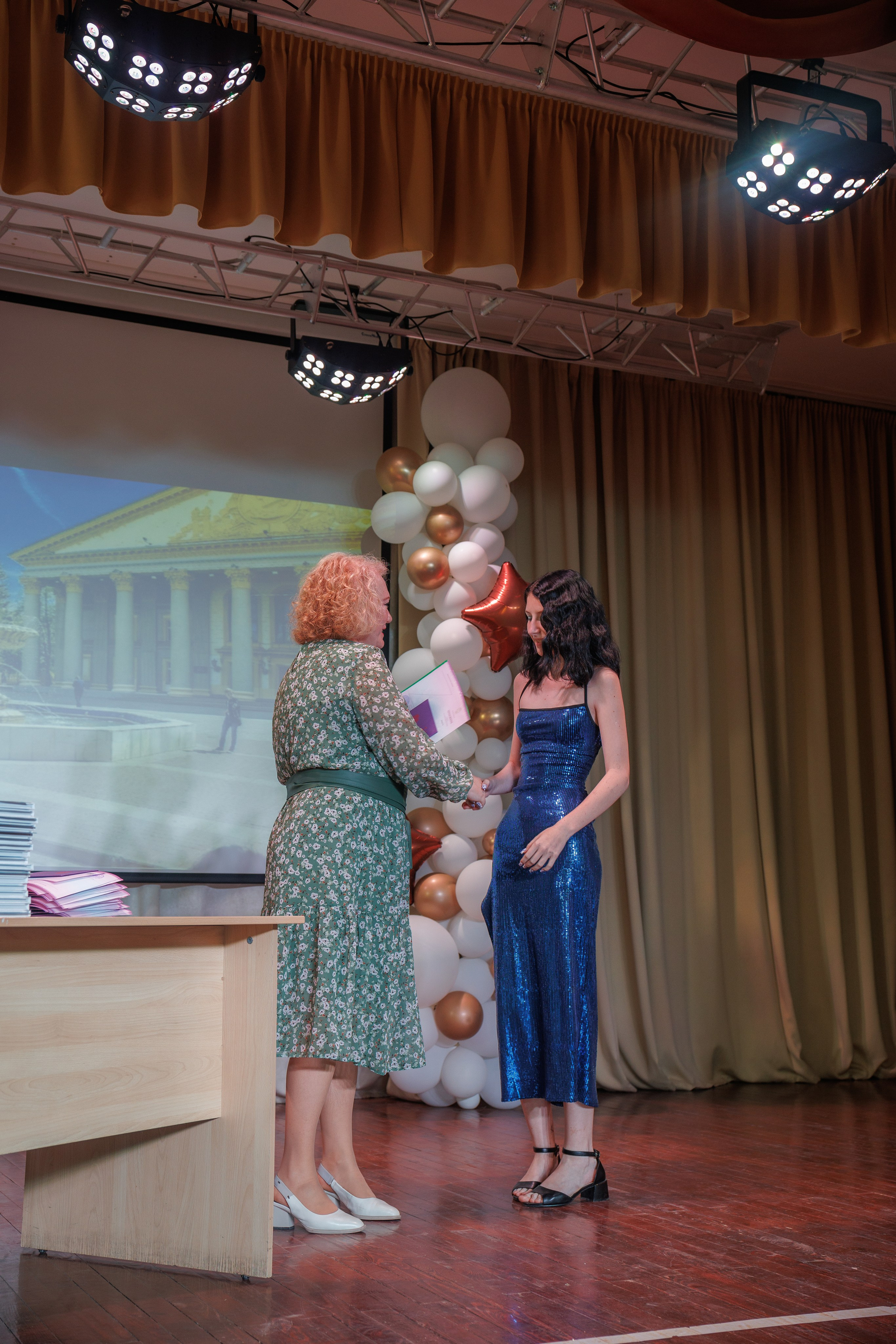 Вручение аттестатов. Свадебный и семейный фотограф в Новосибирске Ирина Дорошкова