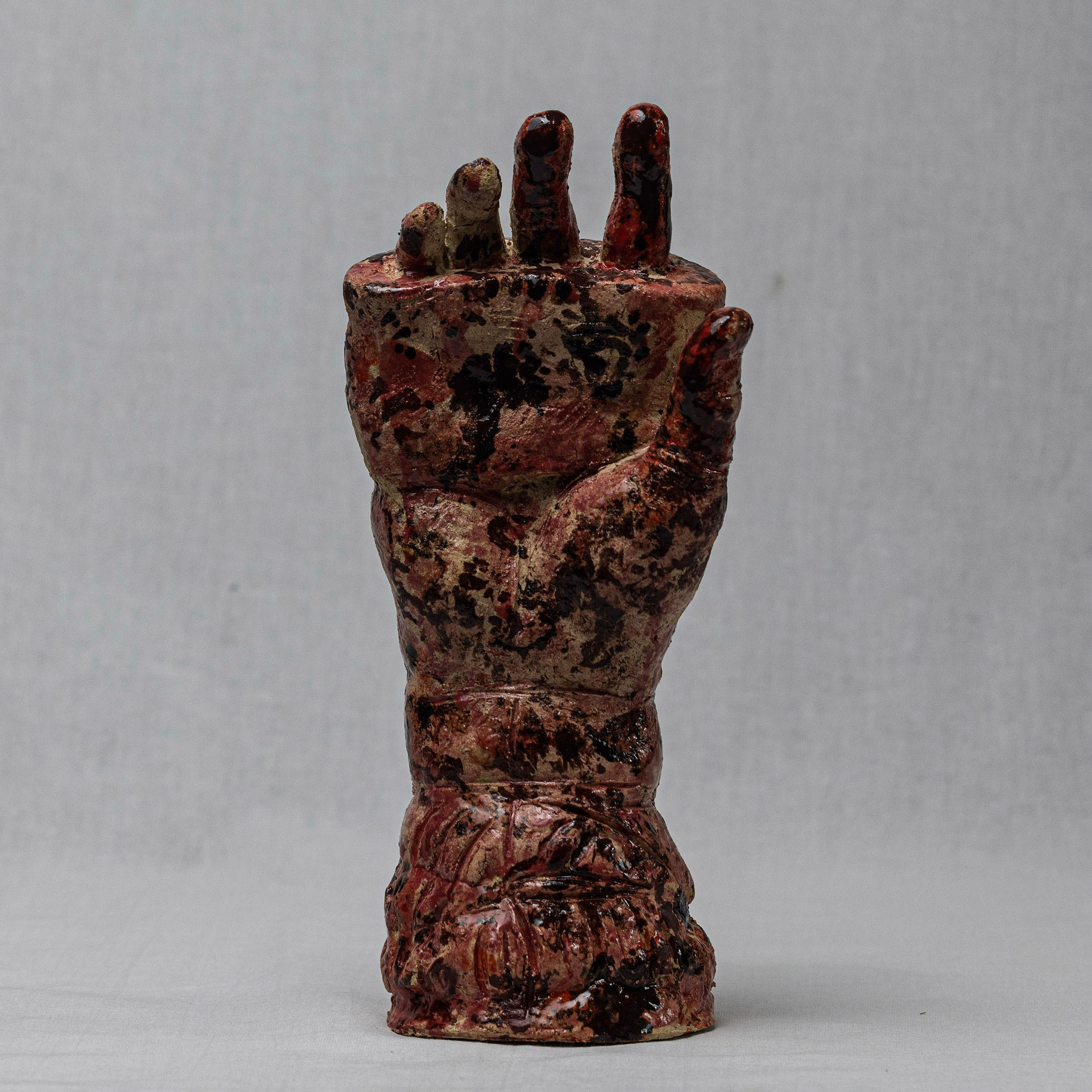 Живая. 2023. Шамот, глазури.