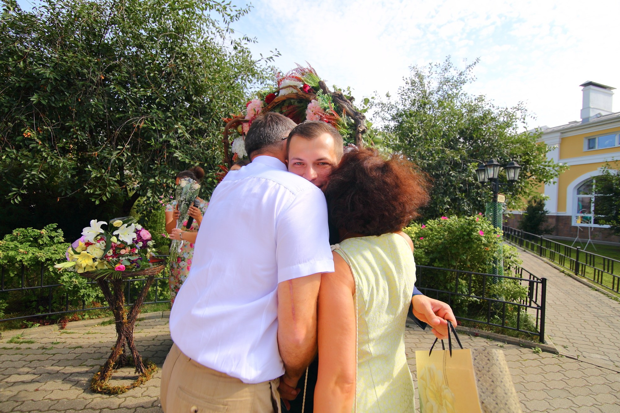 Выездная регистрация в красивом месте в Ярославле. Свадебный и репортажный фотограф в Ярославле и Санкт-Петербурге Роман Микрюков