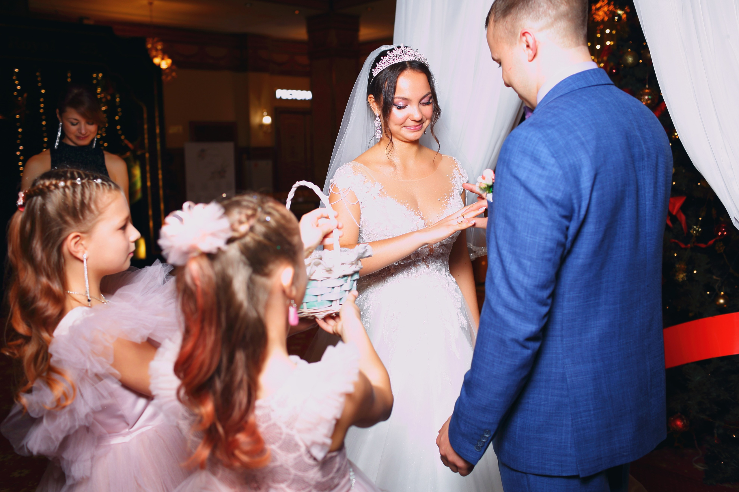 Съемка выездной регистрации в отеле. Свадебный и репортажный фотограф в Ярославле и Санкт-Петербурге Роман Микрюков