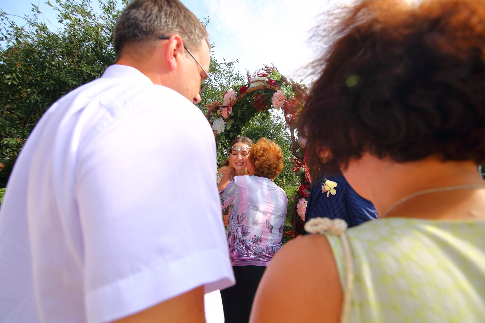 Выездная регистрация в красивом месте в Ярославле. Свадебный и репортажный фотограф в Ярославле и Санкт-Петербурге Роман Микрюков