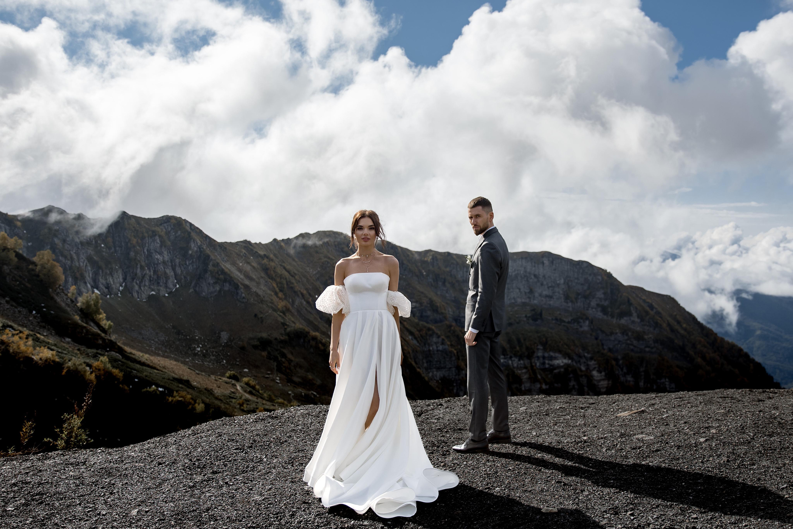 Anya and Grigori. Elopement Wedding Photographer