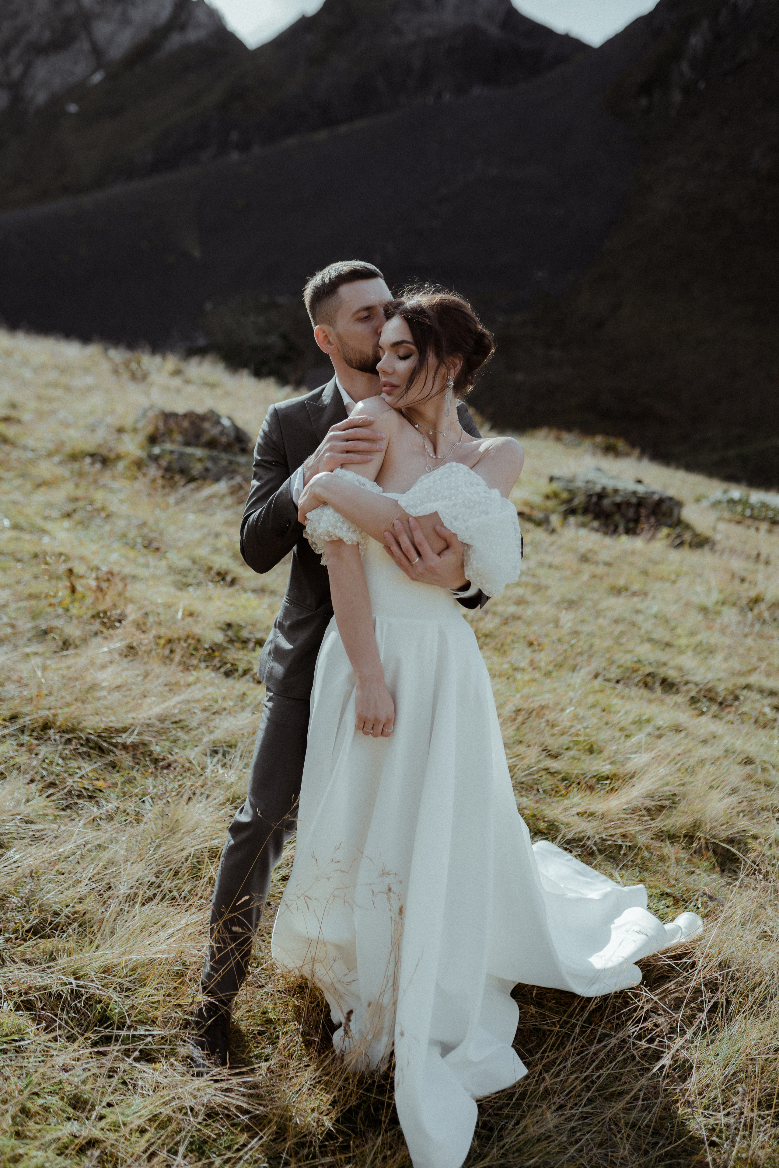Anya and Grigori. Elopement Wedding Photographer