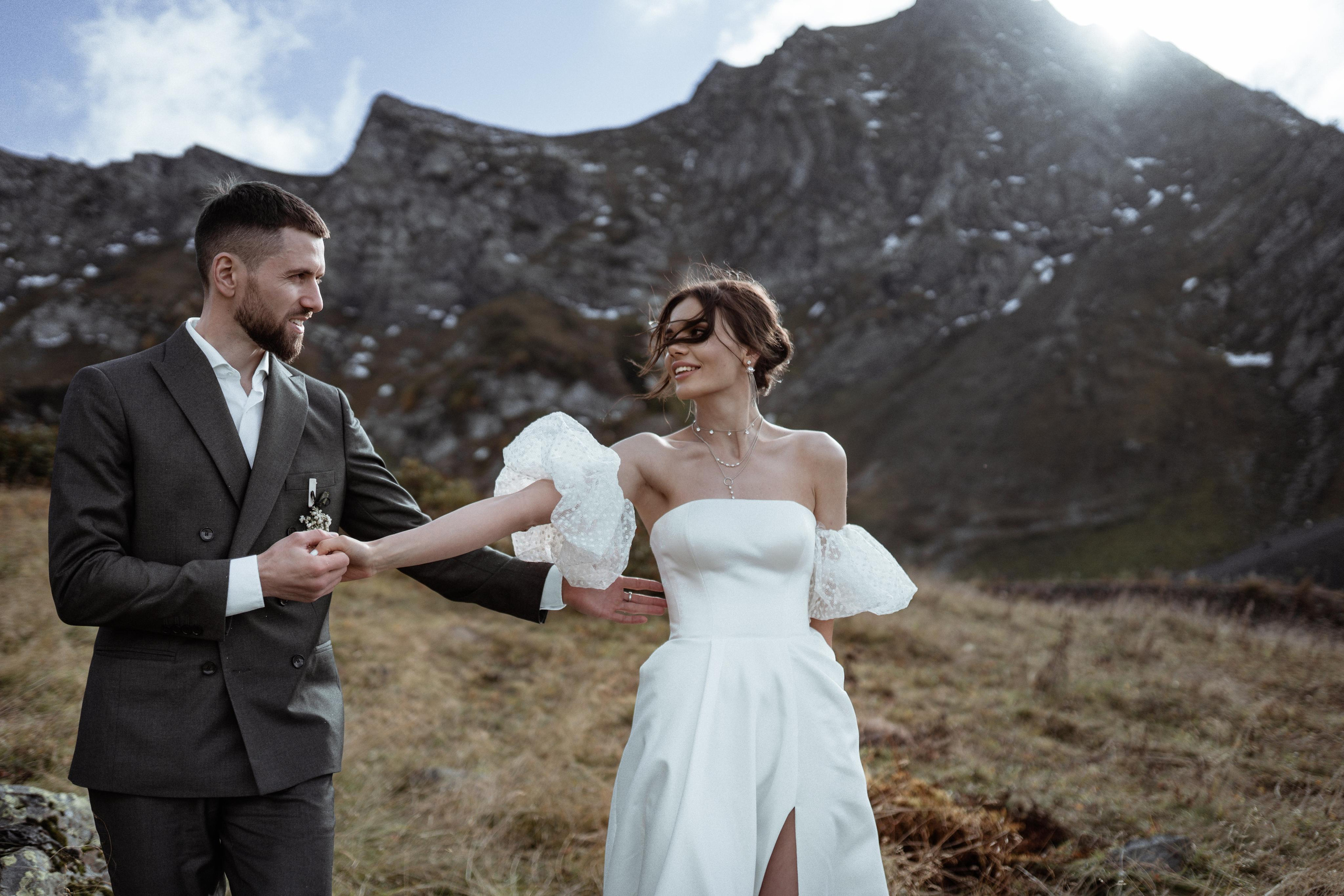Anya and Grigori. Elopement Wedding Photographer