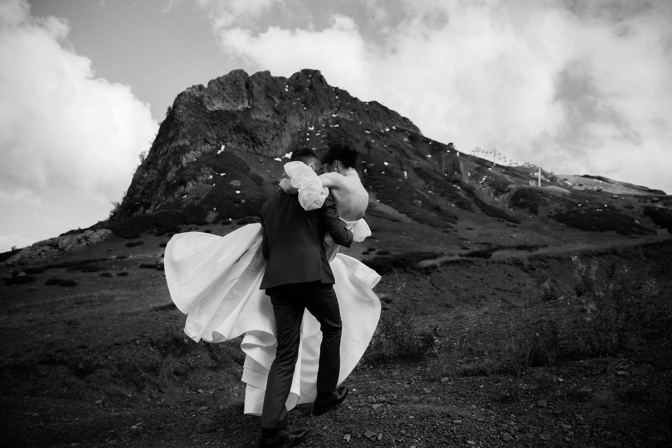 Anya and Grigori. Elopement Wedding Photographer
