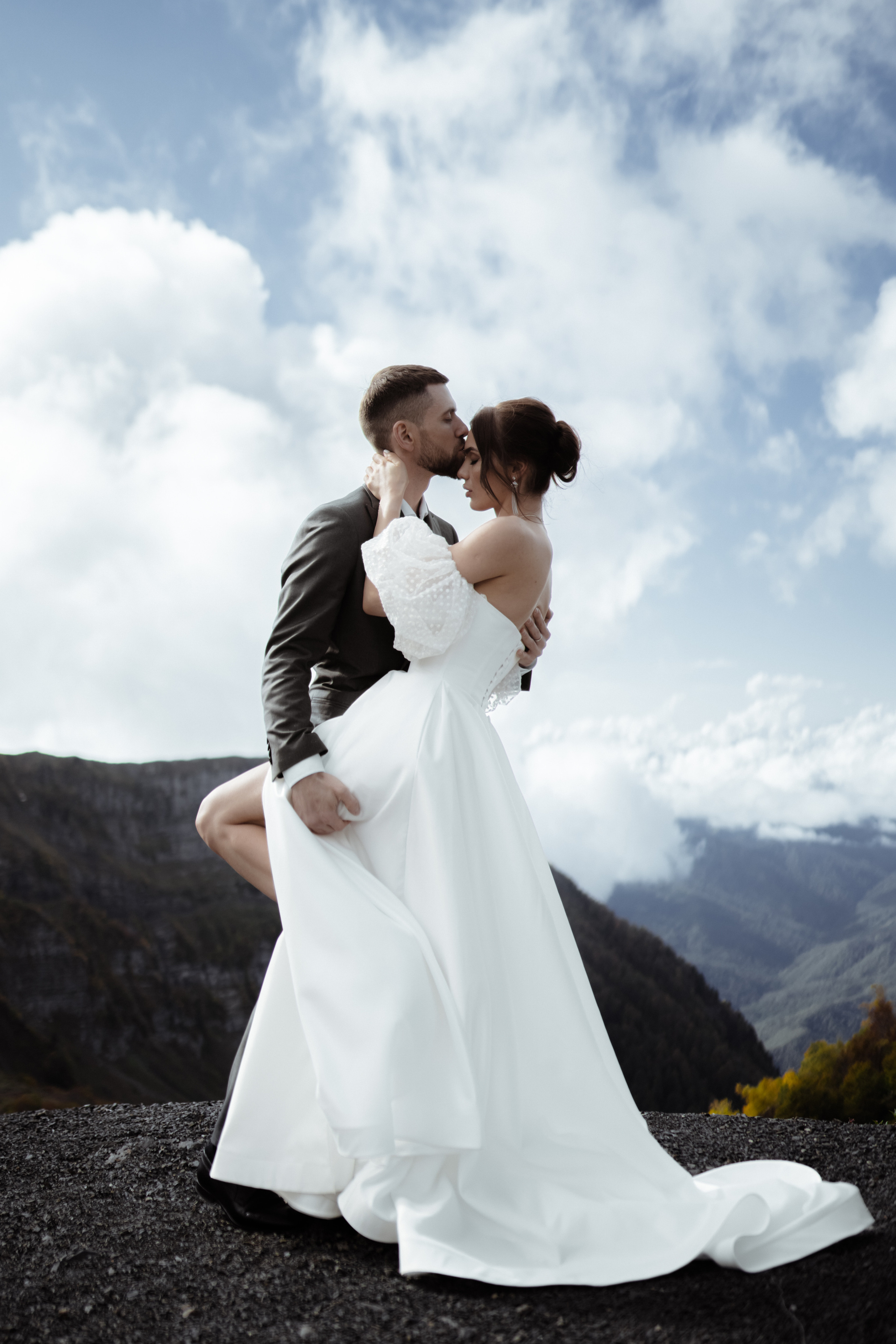 Anya and Grigori. Elopement Wedding Photographer
