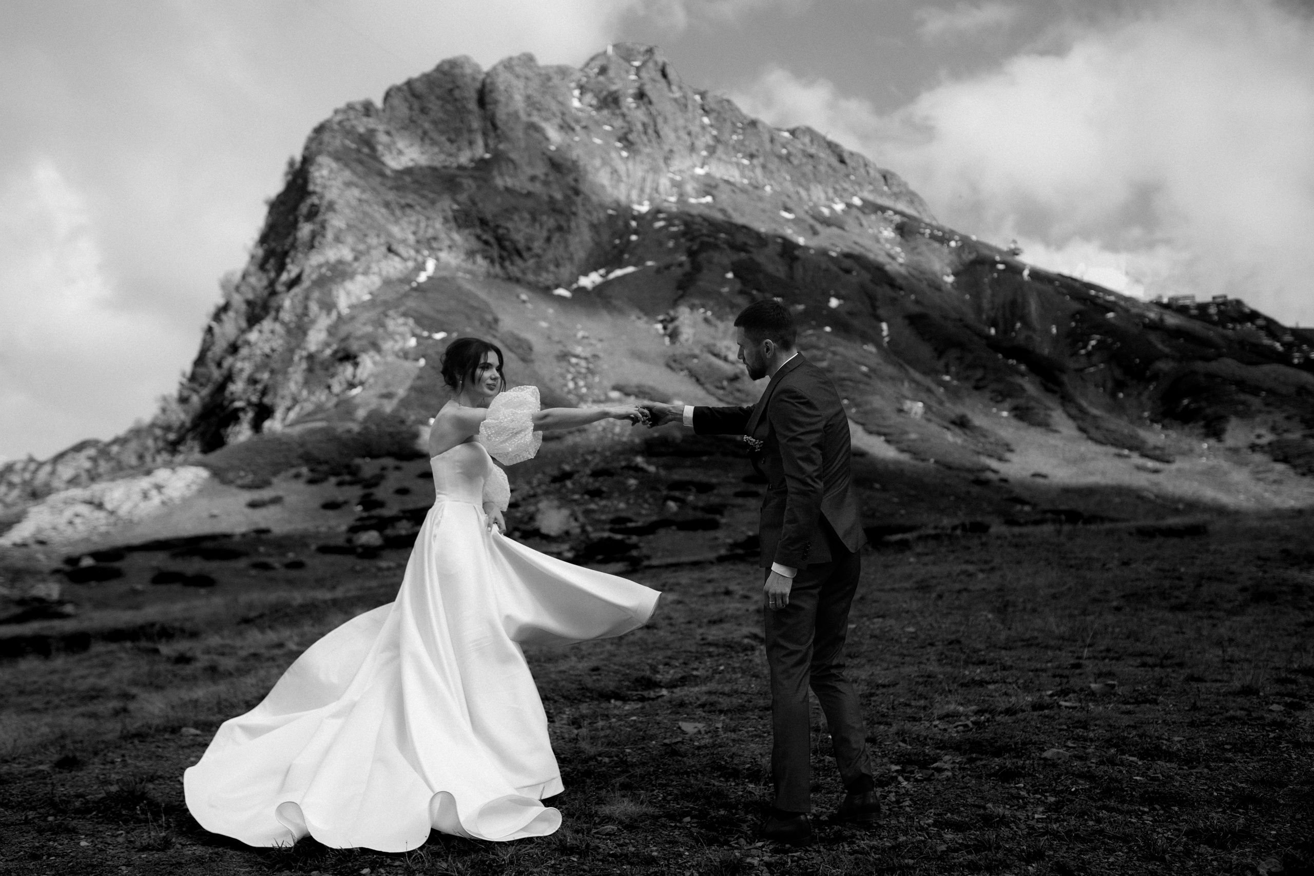 Anya and Grigori. Elopement Wedding Photographer
