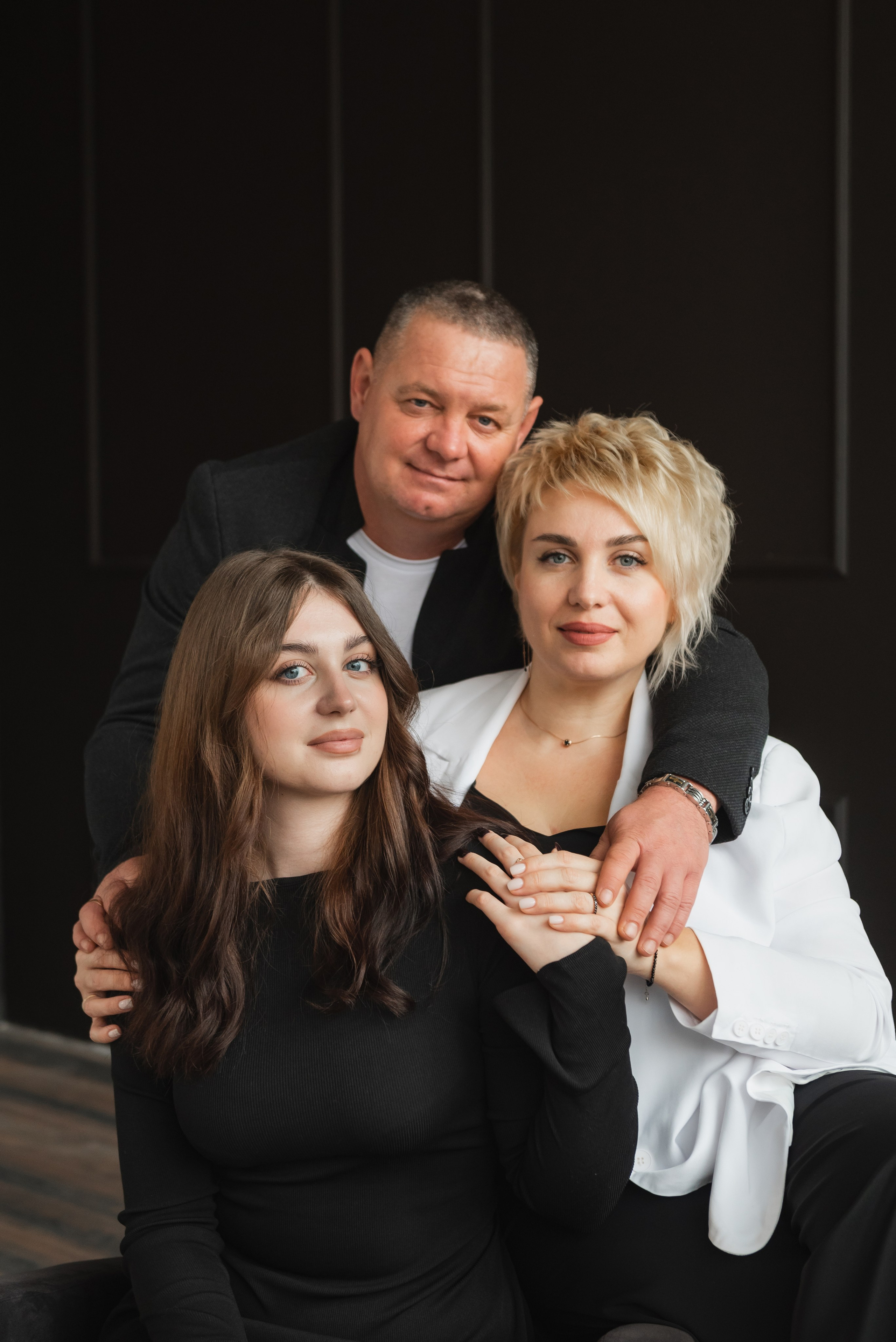 Евгений Катя и Виолетта. Семейный фотограф Ирина Сгибнева