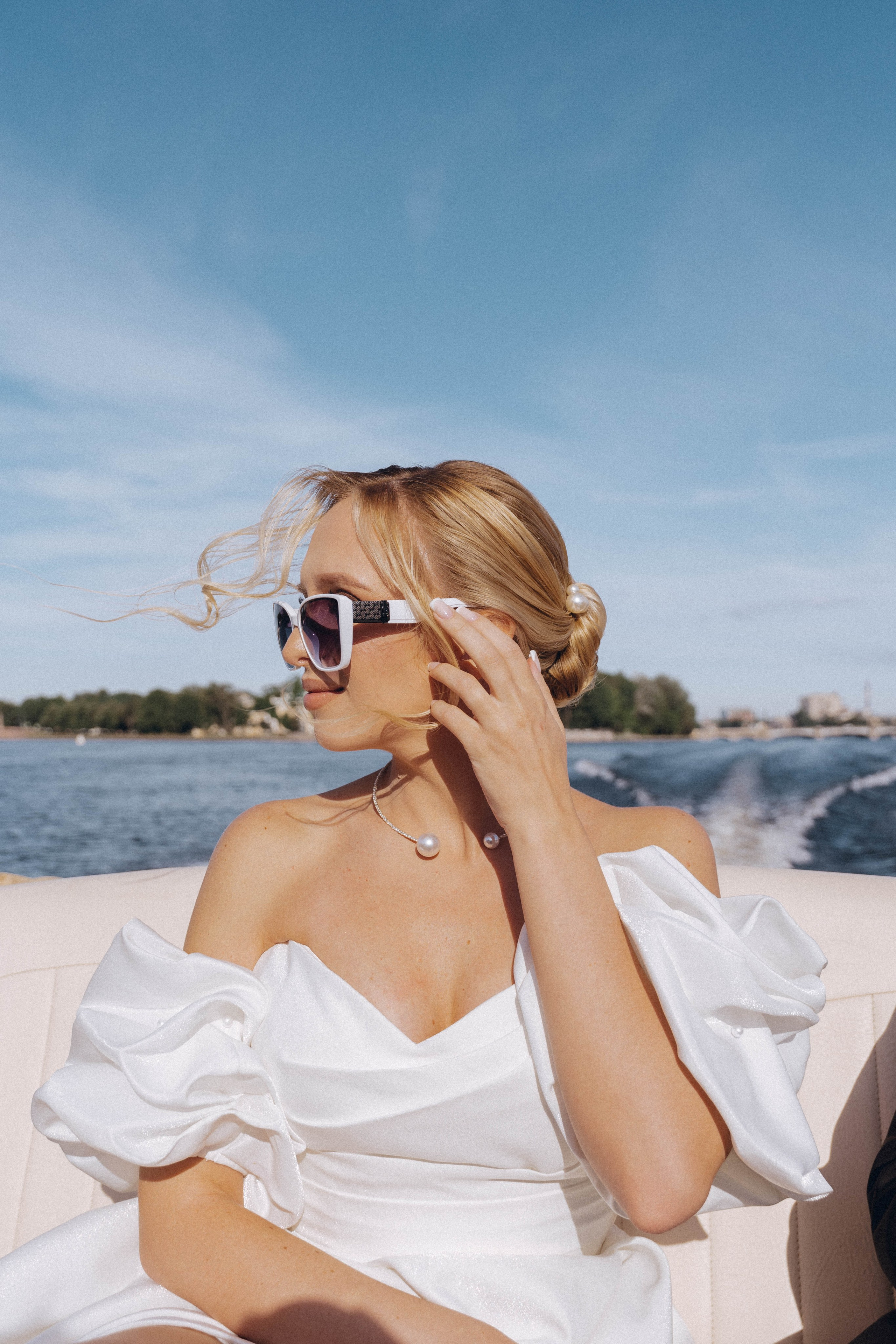 СВАДЕНБНАЯ СЬЕМКА НА КАТЕРЕ ПО КАНАЛАМ САНКТ-ПЕТЕРБУРГА И В АКВАТОРИИ НЕВЫ. Профессиональный фотограф, Санкт-Петербург — Виктория Богомолова