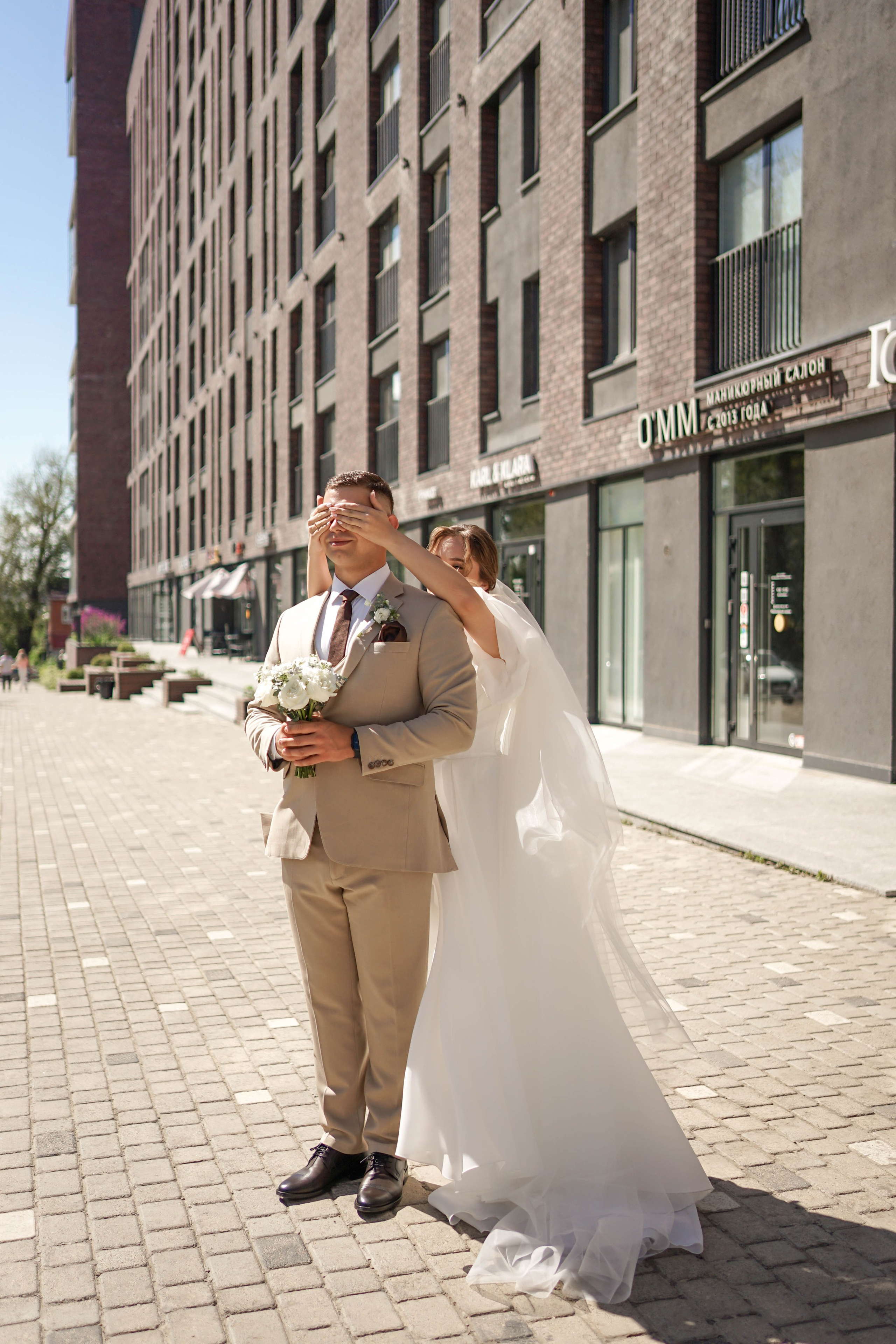 Лиза и Сережа: регистрация, прогулка и банкет. Фотограф в Иркутске