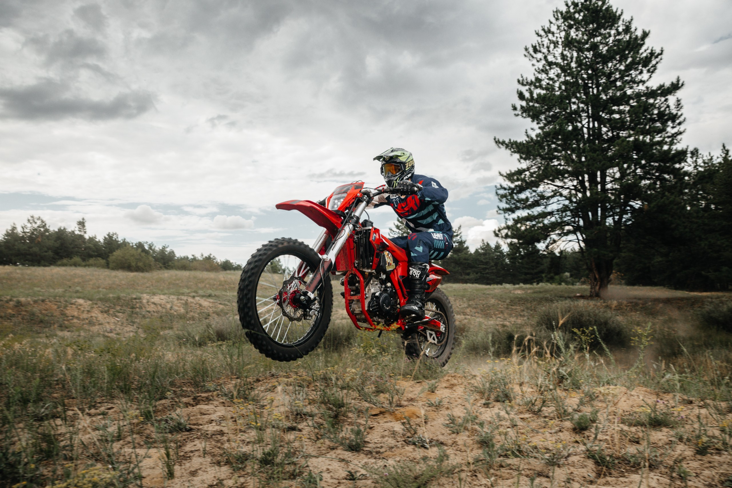 Папа, дочка и два эндуро. Профессиональный фотограф в Волгодонске и Ростове Владимир Казак