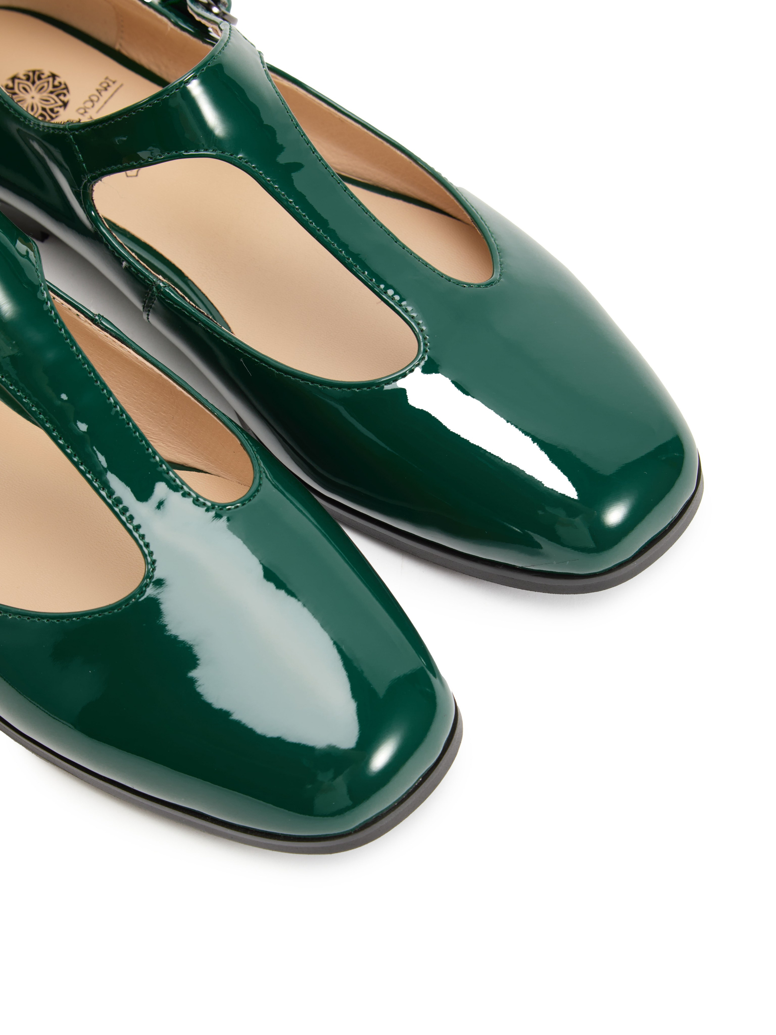 Каталожная фотография обуви. Фотограф в Москве Егор Гончаров