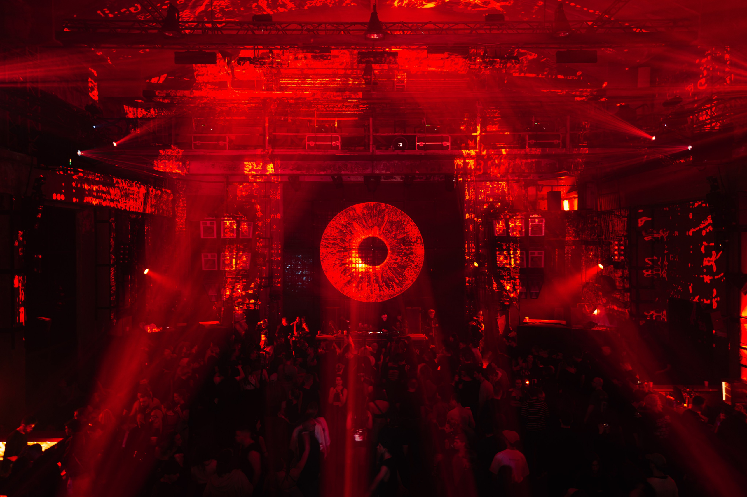 SICK YEARS, ARMA ╳ SILA SVETA. @tomrus: Рустам Шагиморданов — фотограф