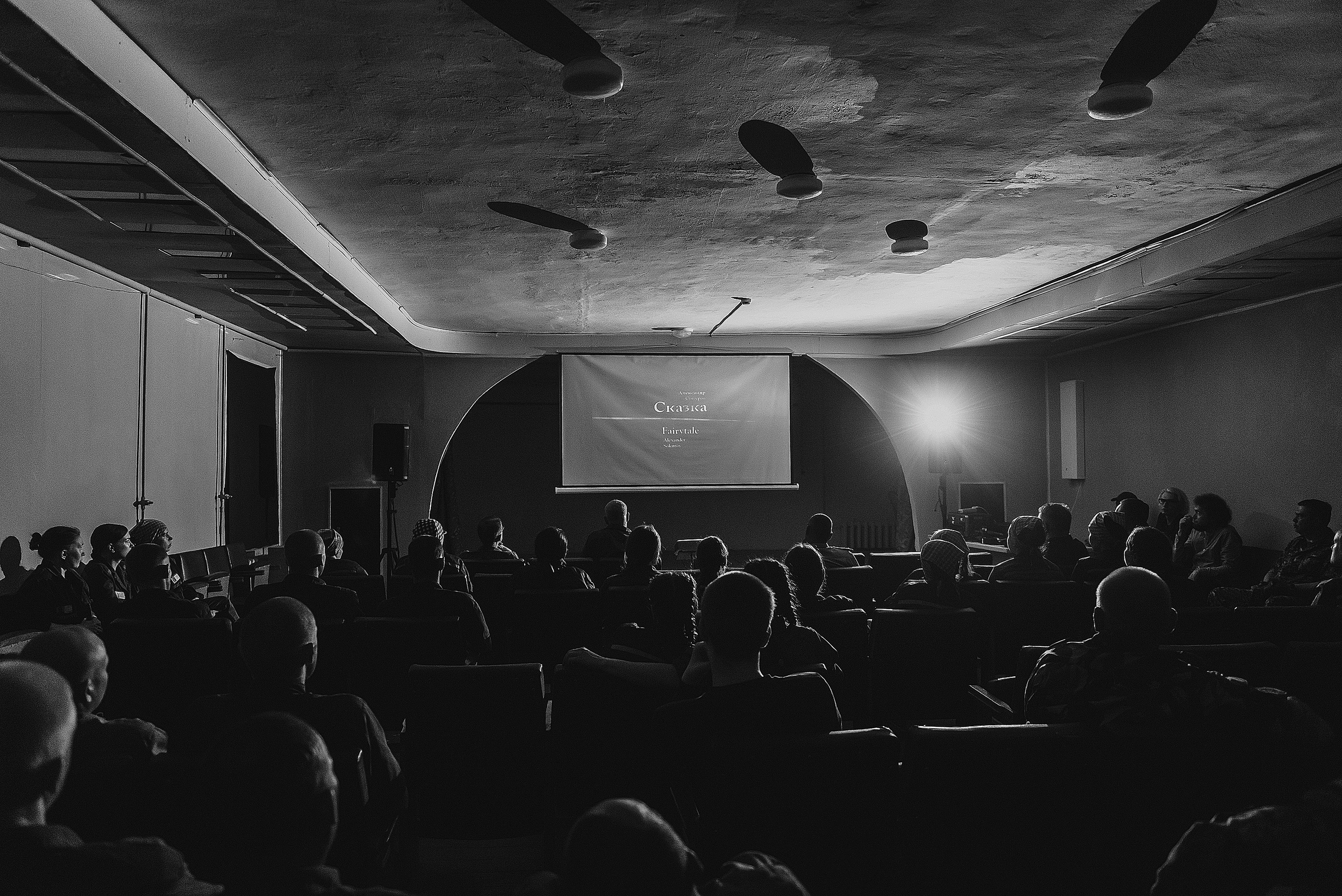 09.07.2023 | VOICES. Презентация фильма «Сказка» Александра Николаевича Сокурова в Вологодском СИЗО. Фотограф Роман Рудаков