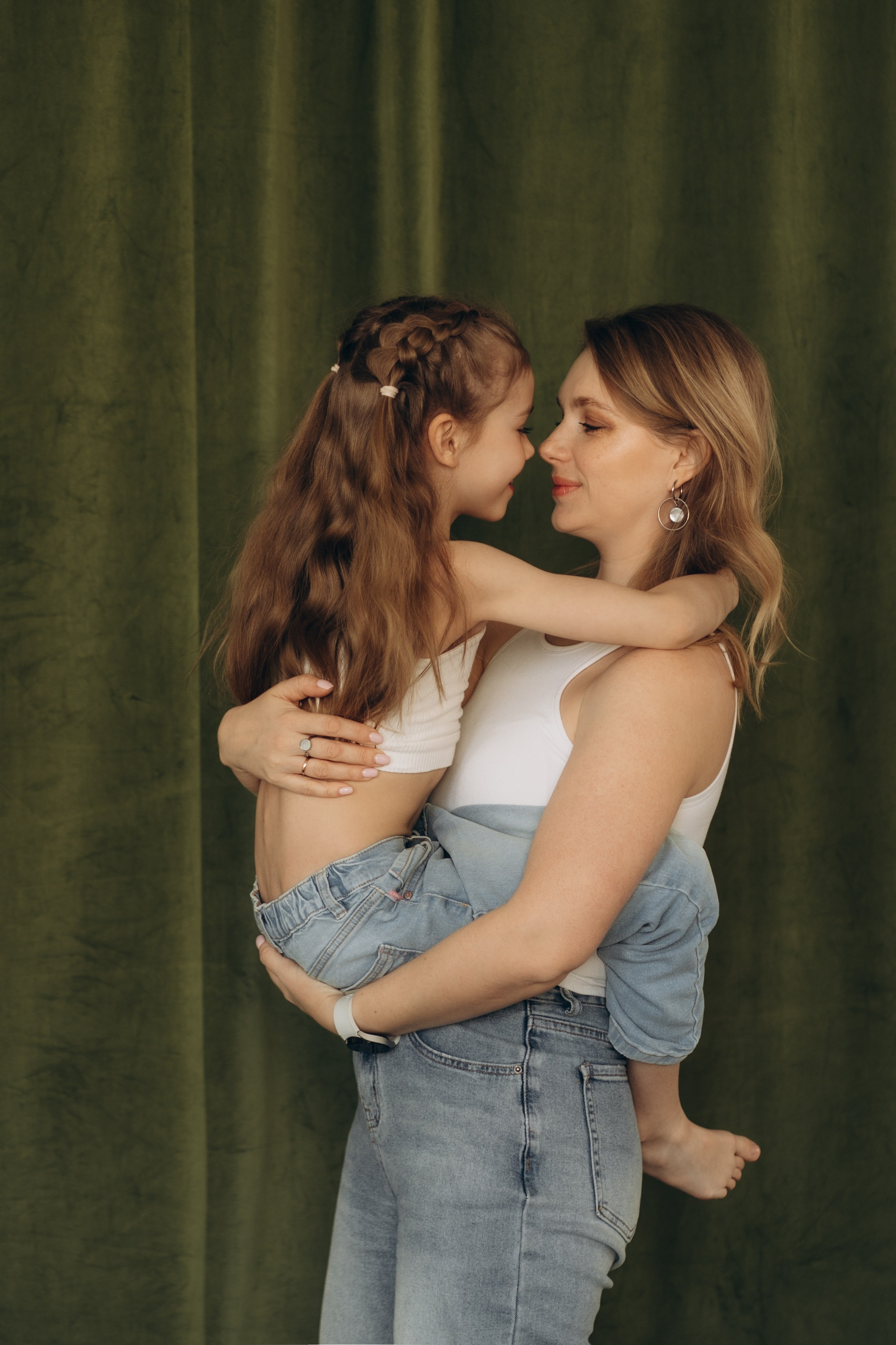 СТУДИЙНАЯ МАМА И ДОЧКА