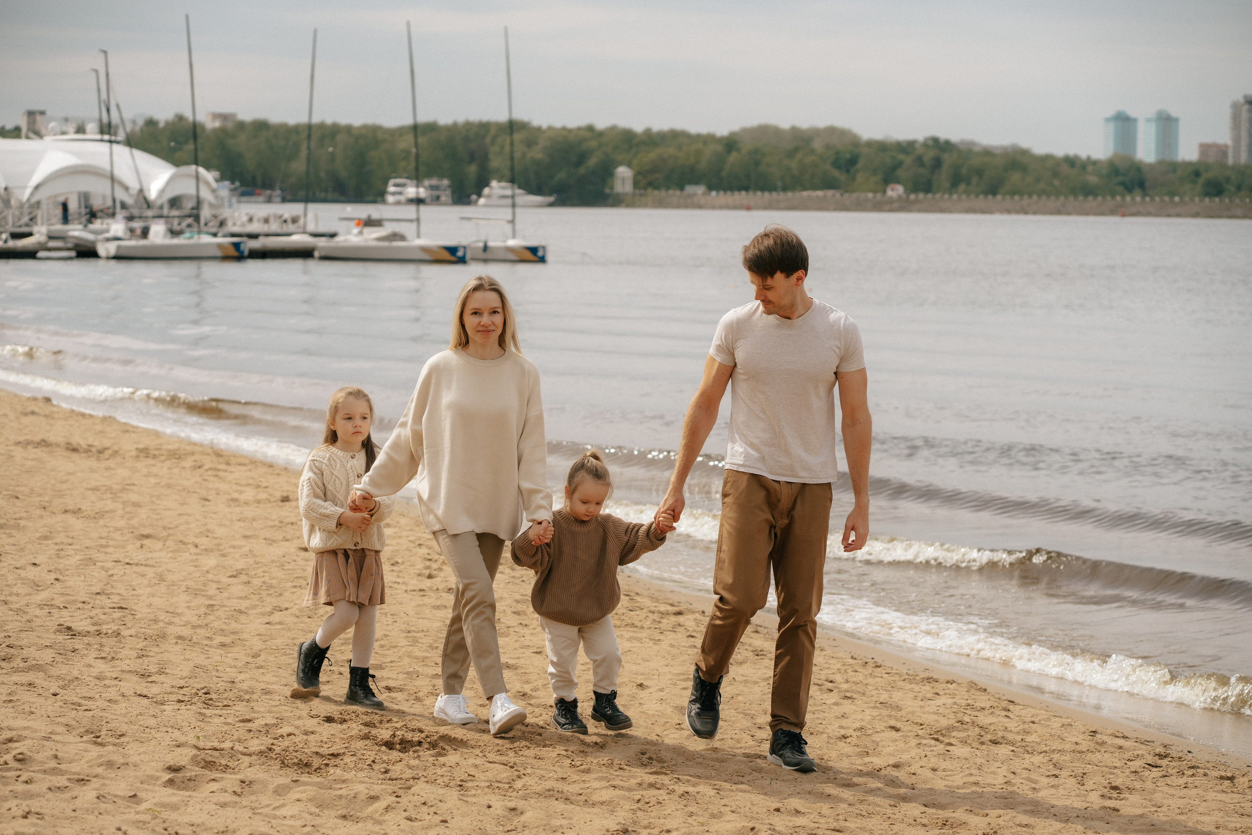 Света, Вася, Аня, Диана. Семейный фотограф Москва