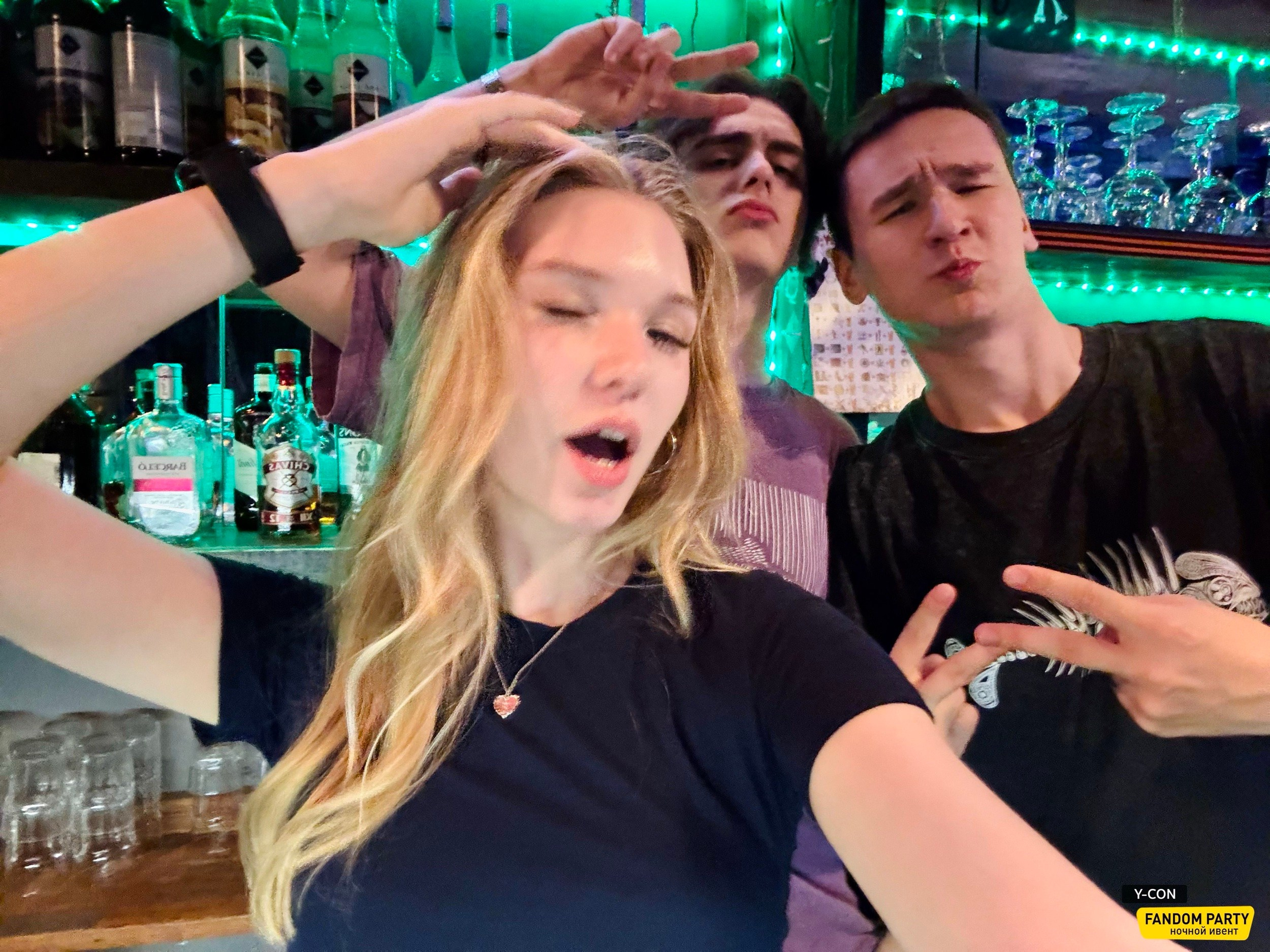 Fandom Party 18+ в Live Star Club 2025. Различные мероприятия и просто фотографии людей