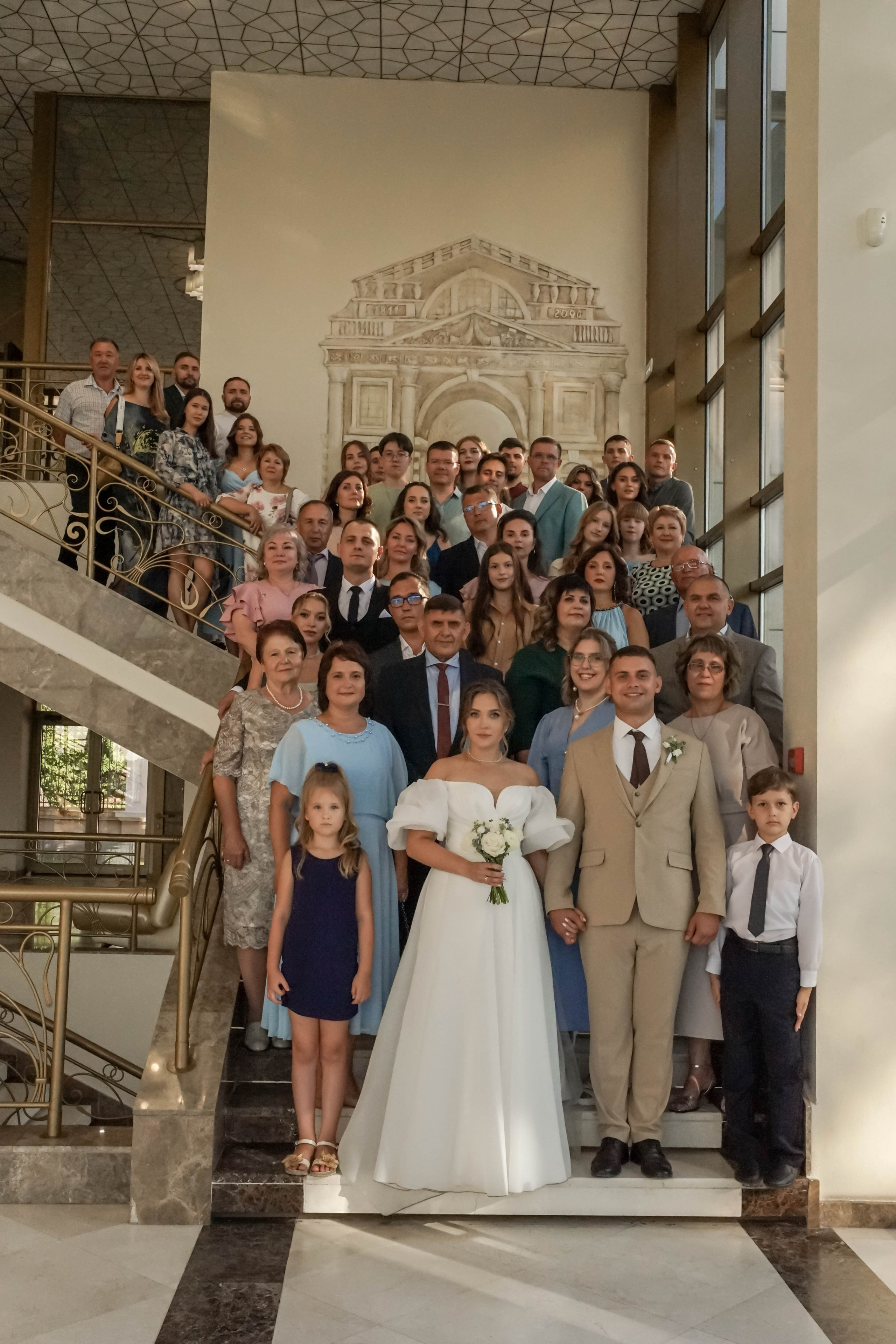 Лиза и Сережа: регистрация, прогулка и банкет. Фотограф в Иркутске