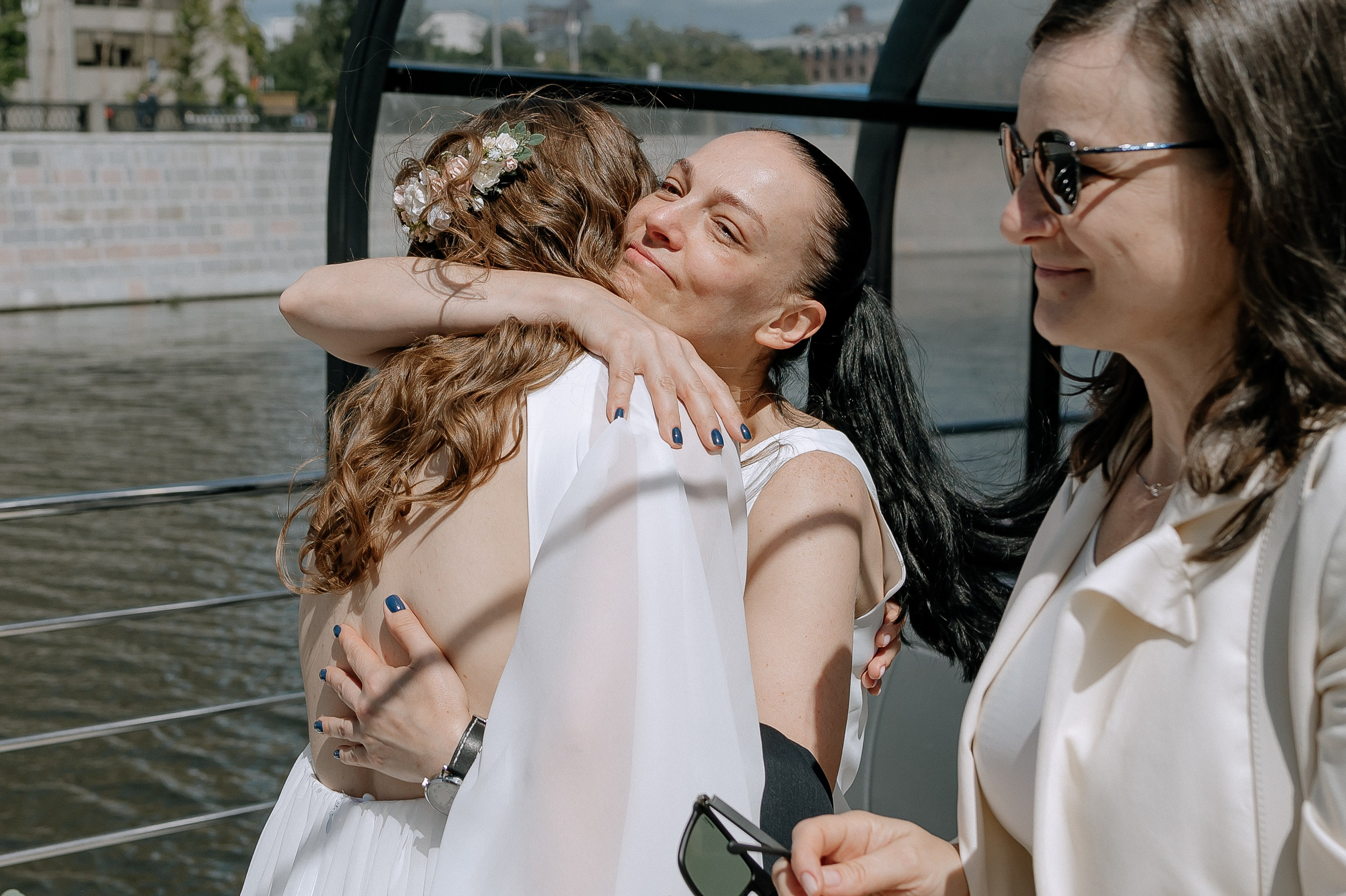 Регистрация брака и фотосессия на теплоходе флотилии Рэдиссон Ройал. Свадебный фотограф Москва — Сергей и Татьяна