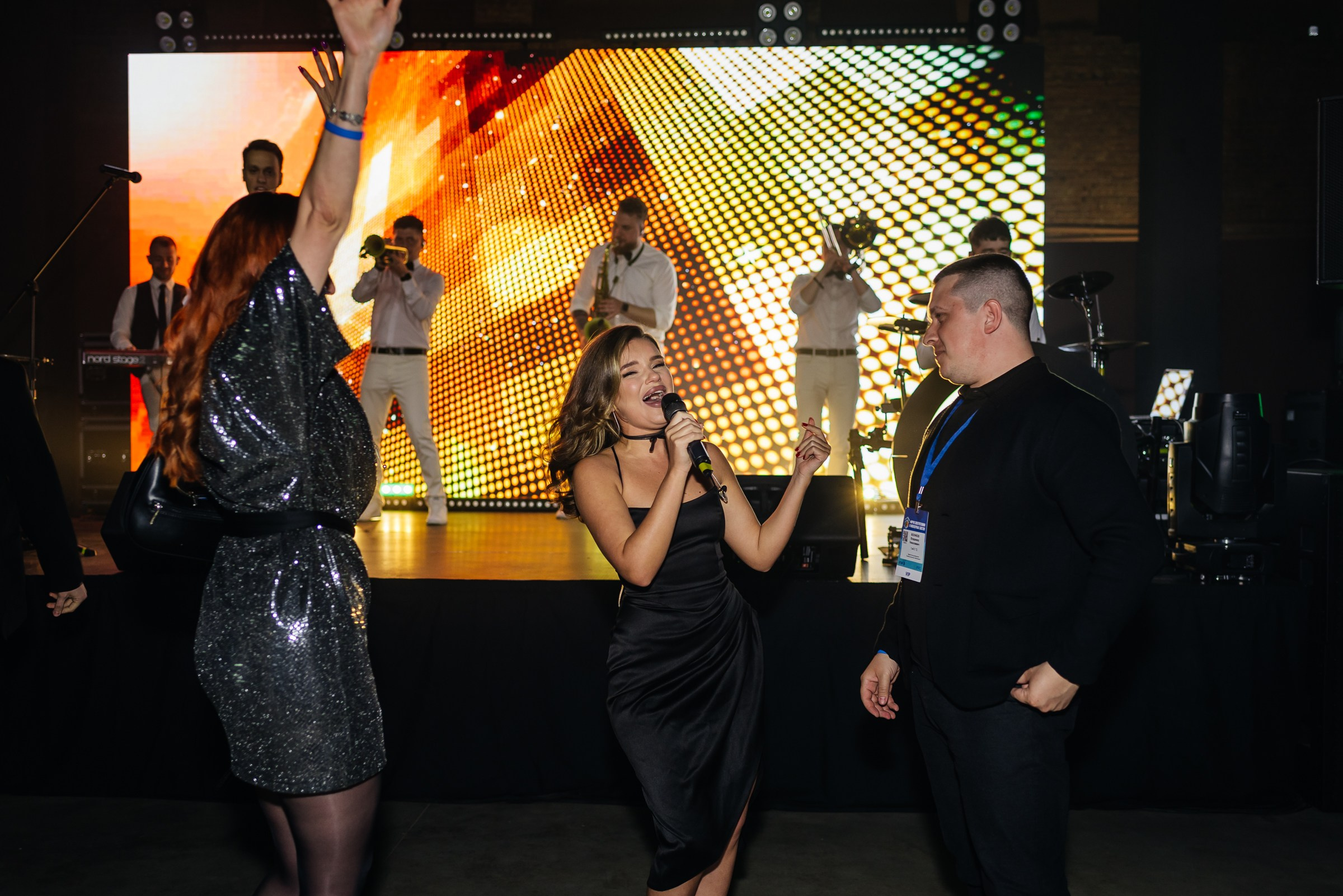 Репортажная фотосъёмка в Брусницын Холле. Свадебный фотограф в Санкт-Петербурге Венера Ахметова