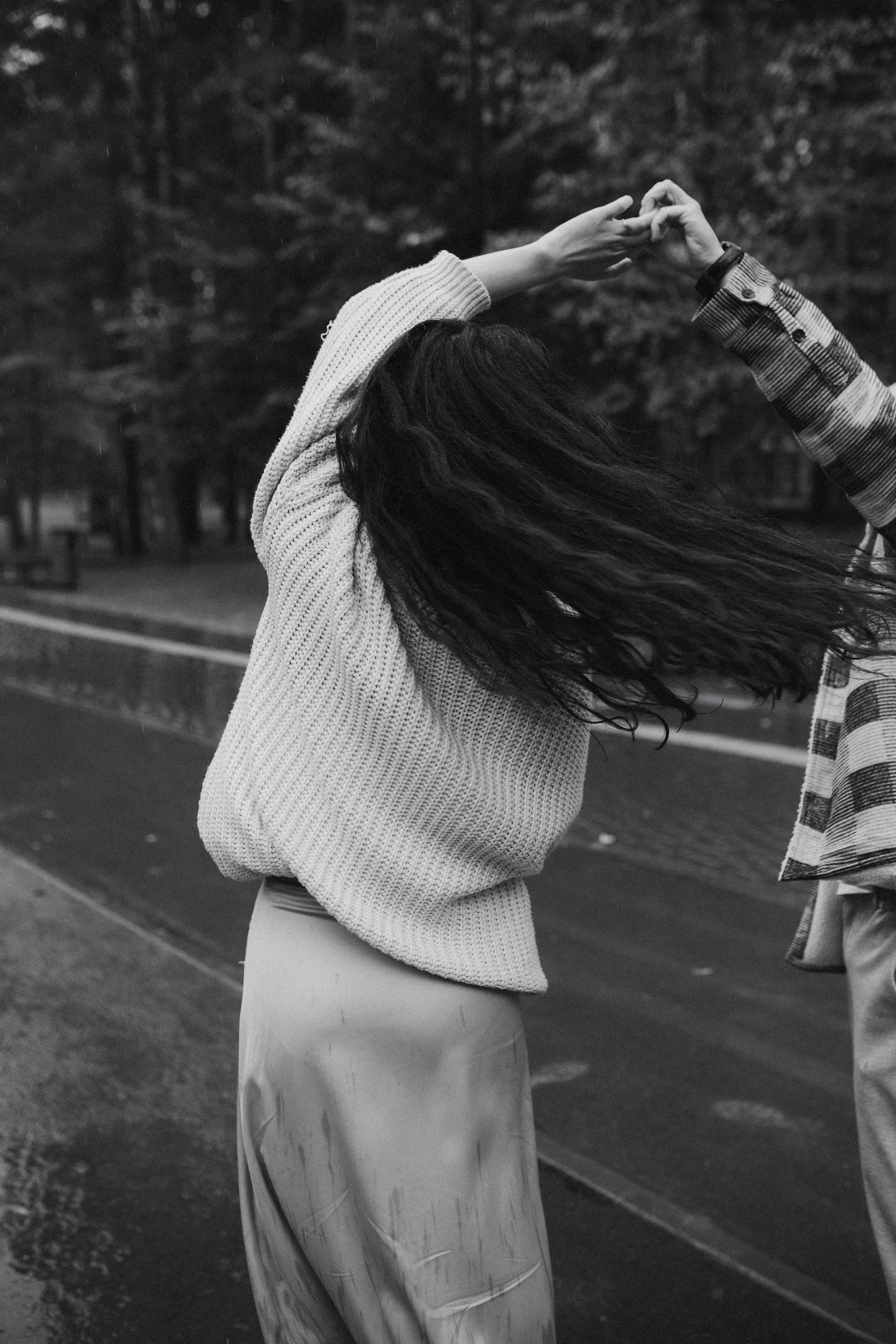 Бегать по сентябрьским лужам вдвоём. Свадебный фотограф Новосибирск